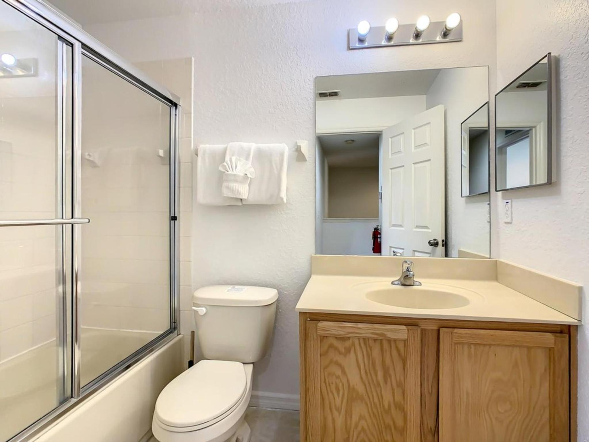 Regal Oaks Getaway: Resort Living Near Disney