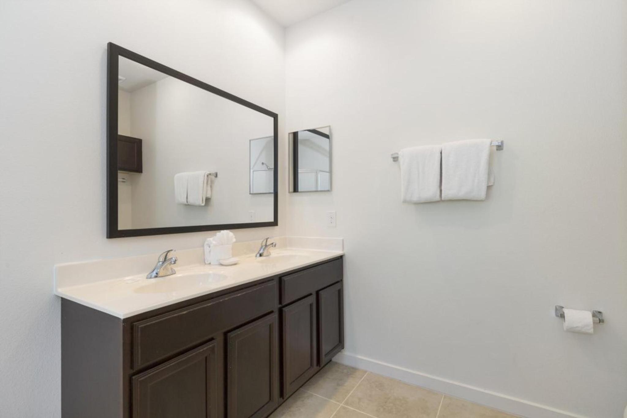 Regal Oaks Retreat: Pool, Hot Tub & Near Disney