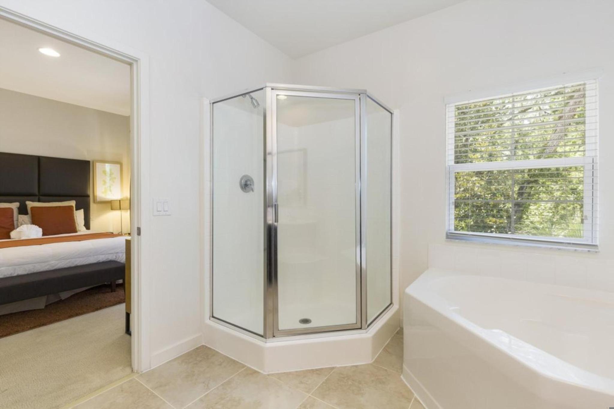 Regal Oaks Retreat: Pool, Hot Tub & Near Disney