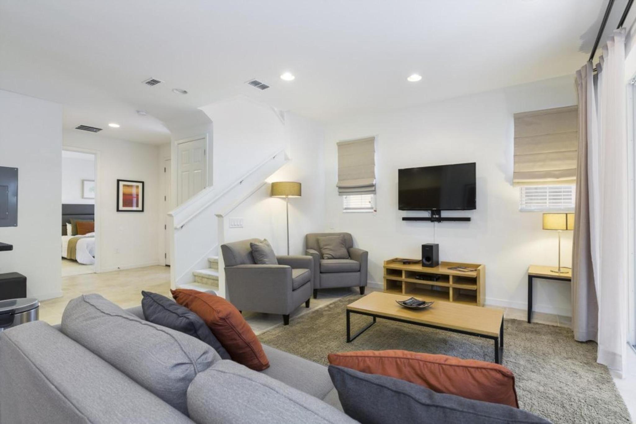Regal Oaks Retreat: Pool, Hot Tub & Near Disney