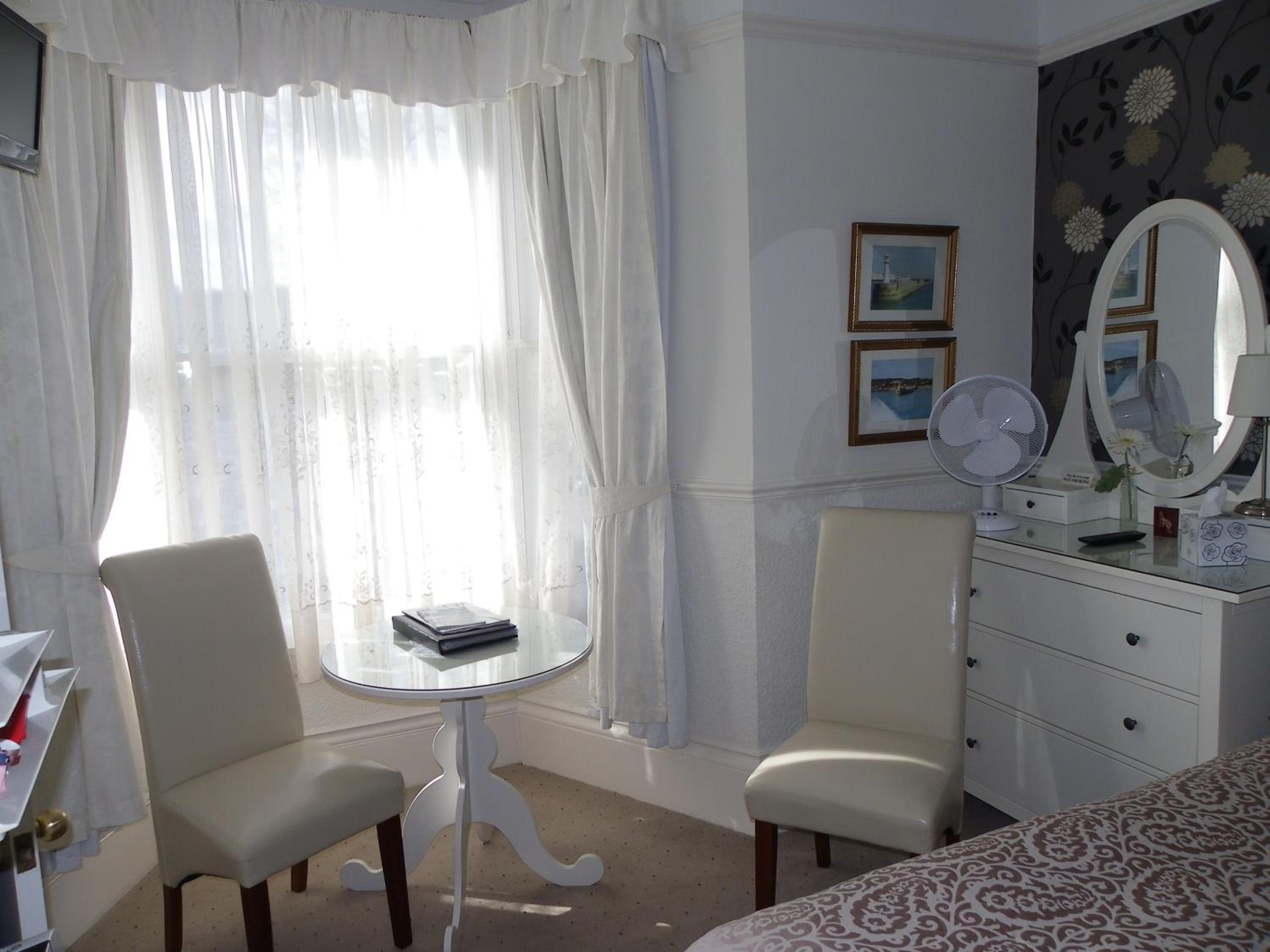 Maison Dieu Guest House