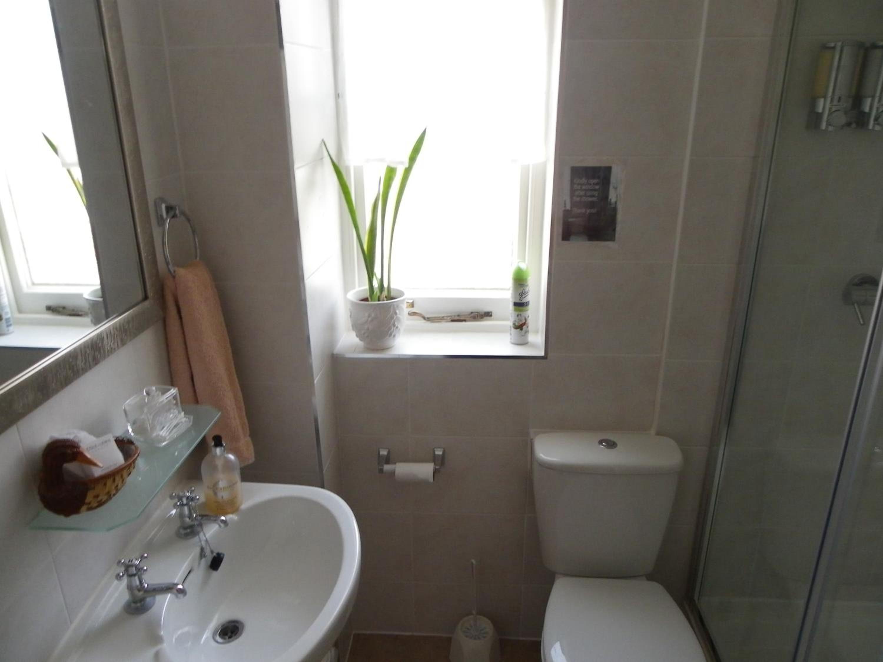 Maison Dieu Guest House