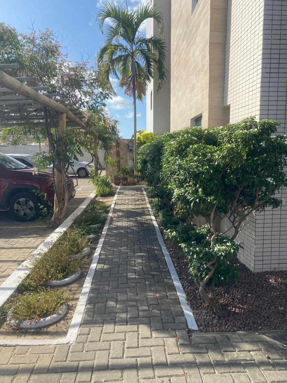 Apto com Varanda Gourmet Pet-Friendly a 1,5km da Praia do Francês