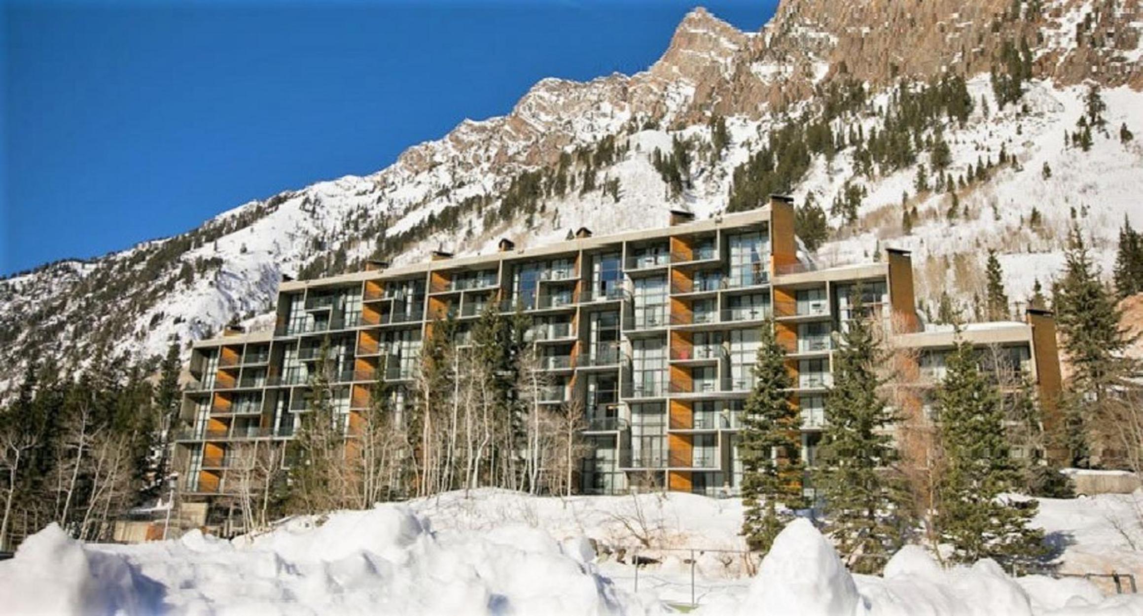 Condo Right on the Snowbird Slopes!