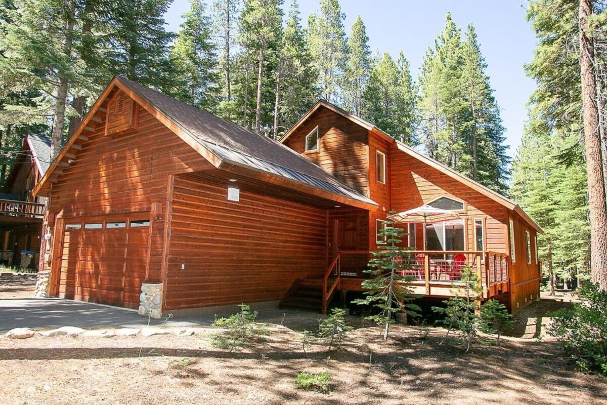 Cozy Tahoe Donner Retreat
