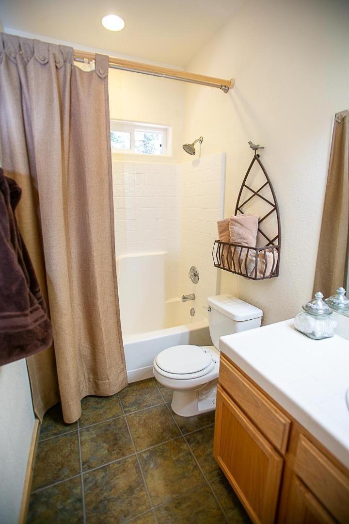 Cozy Tahoe Donner Retreat