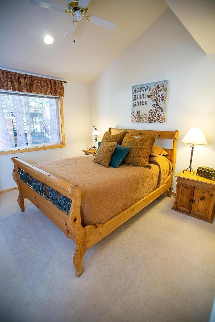 Cozy Tahoe Donner Retreat
