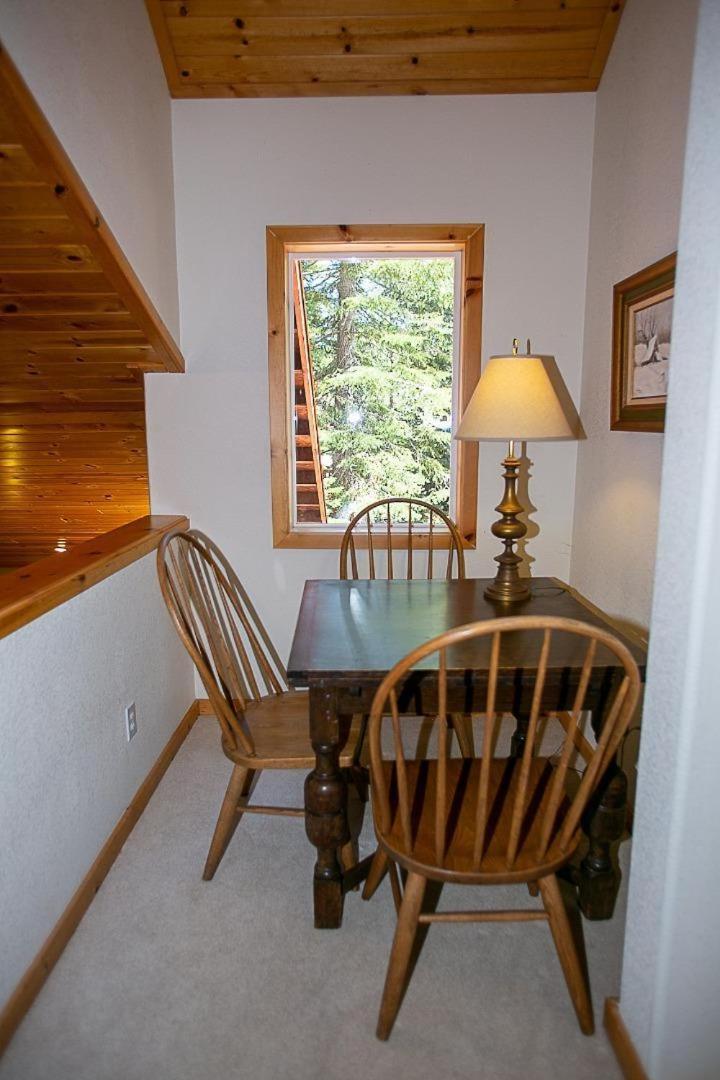 Cozy Tahoe Donner Retreat