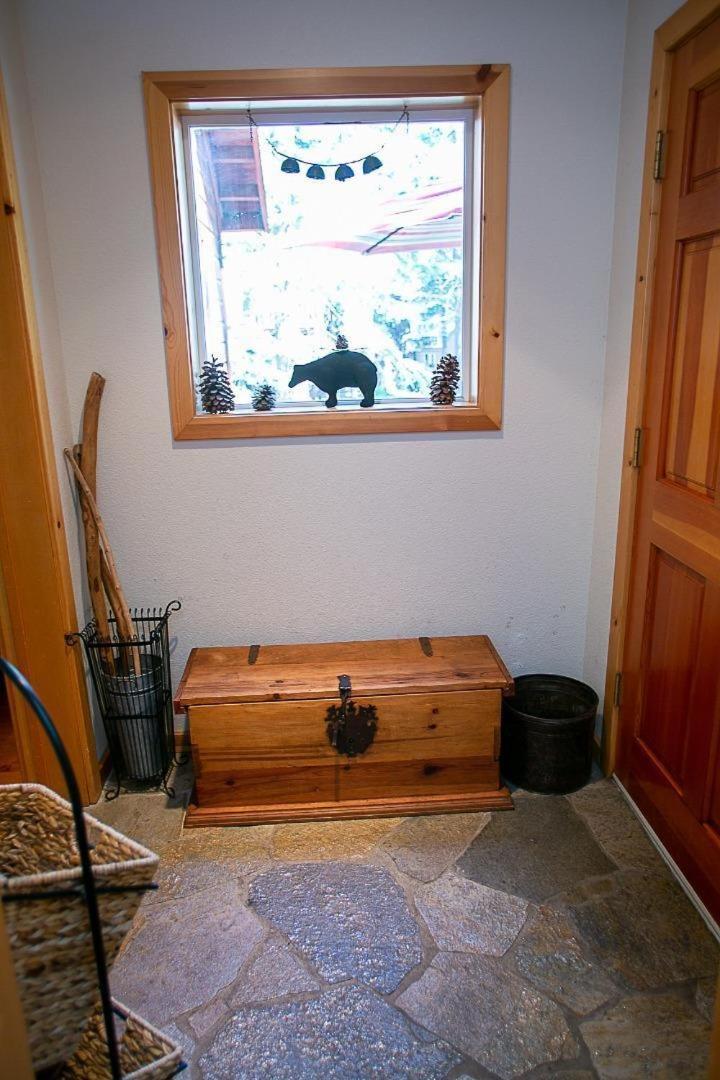 Cozy Tahoe Donner Retreat