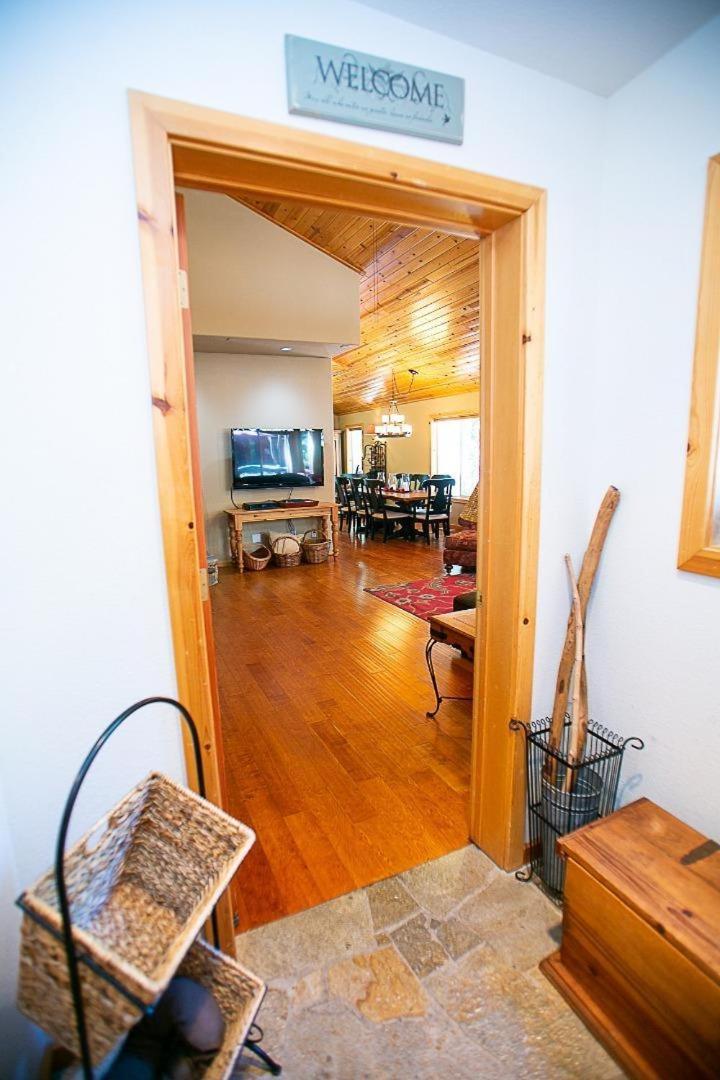 Cozy Tahoe Donner Retreat