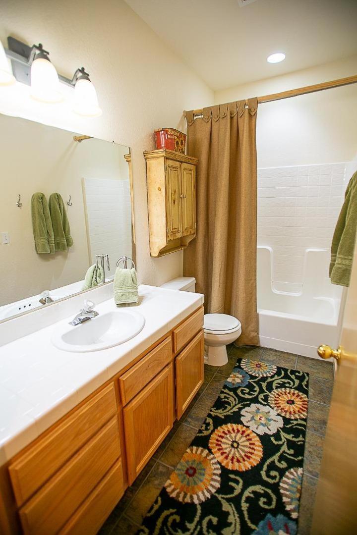 Cozy Tahoe Donner Retreat