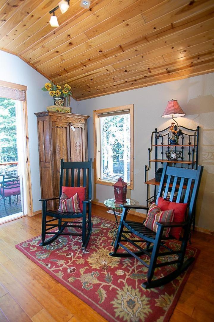 Cozy Tahoe Donner Retreat