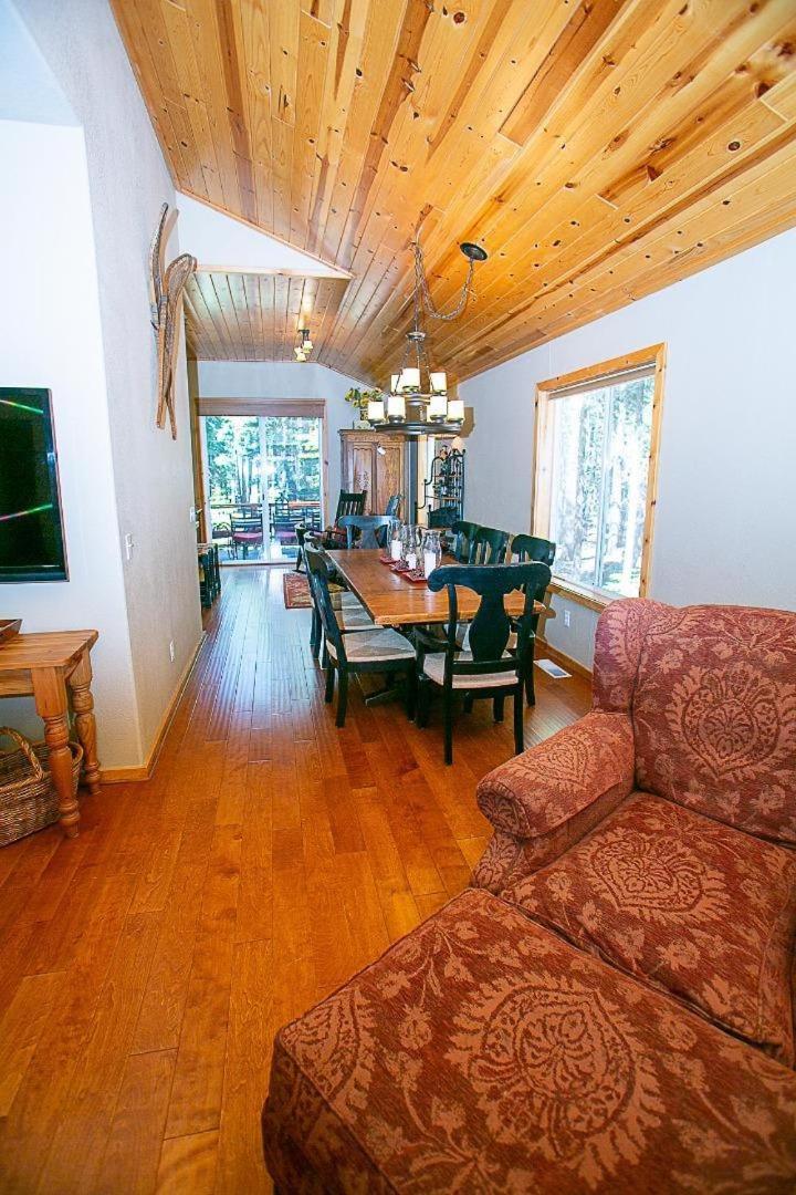 Cozy Tahoe Donner Retreat