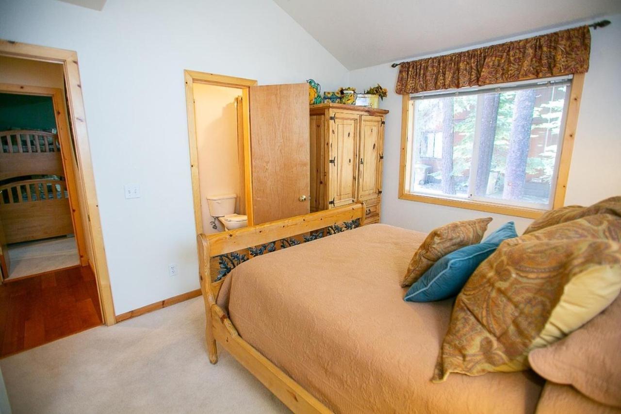 Cozy Tahoe Donner Retreat