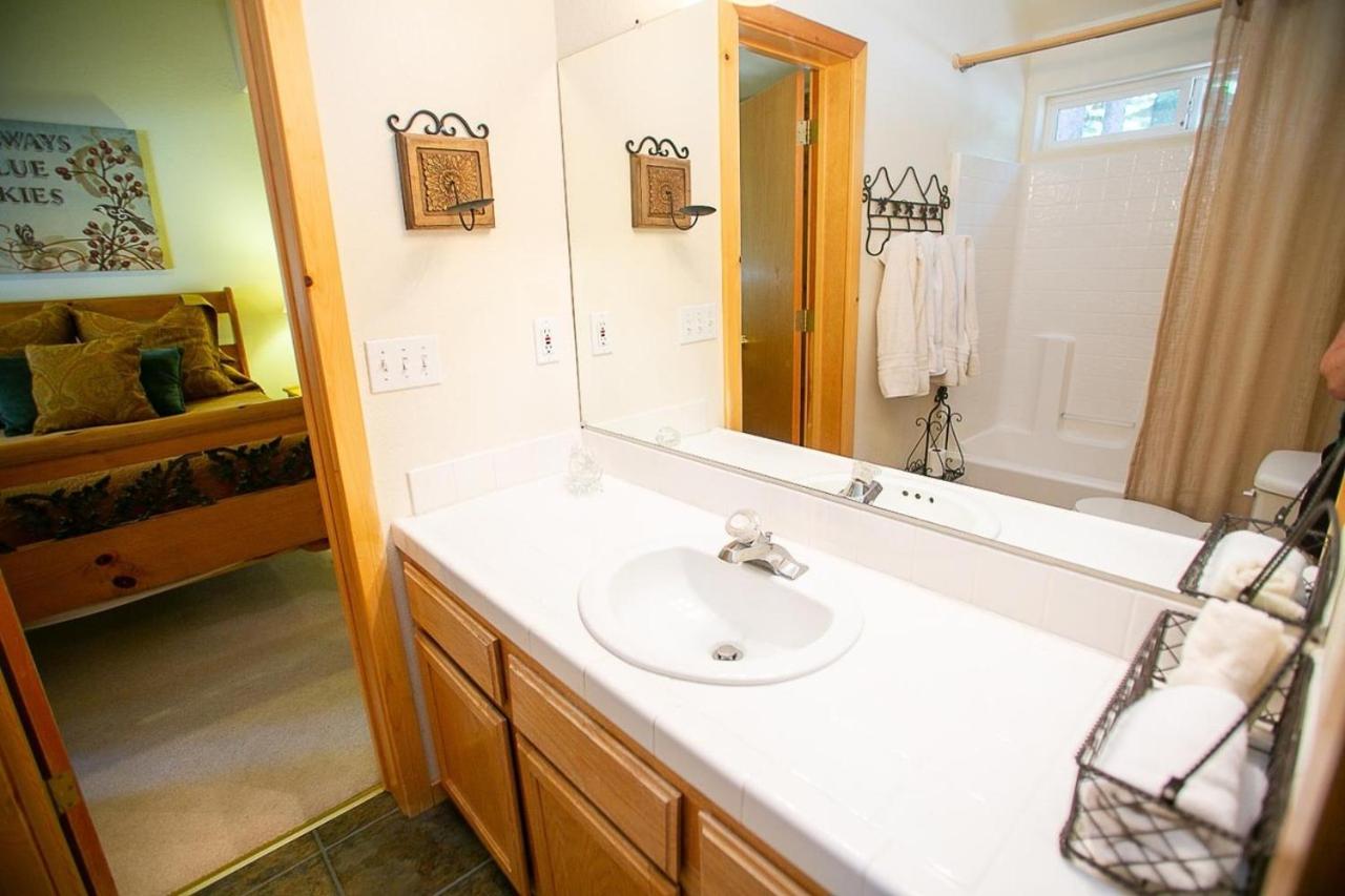 Cozy Tahoe Donner Retreat
