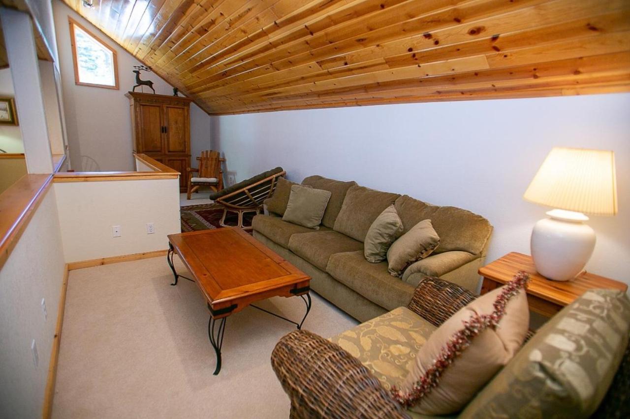 Cozy Tahoe Donner Retreat