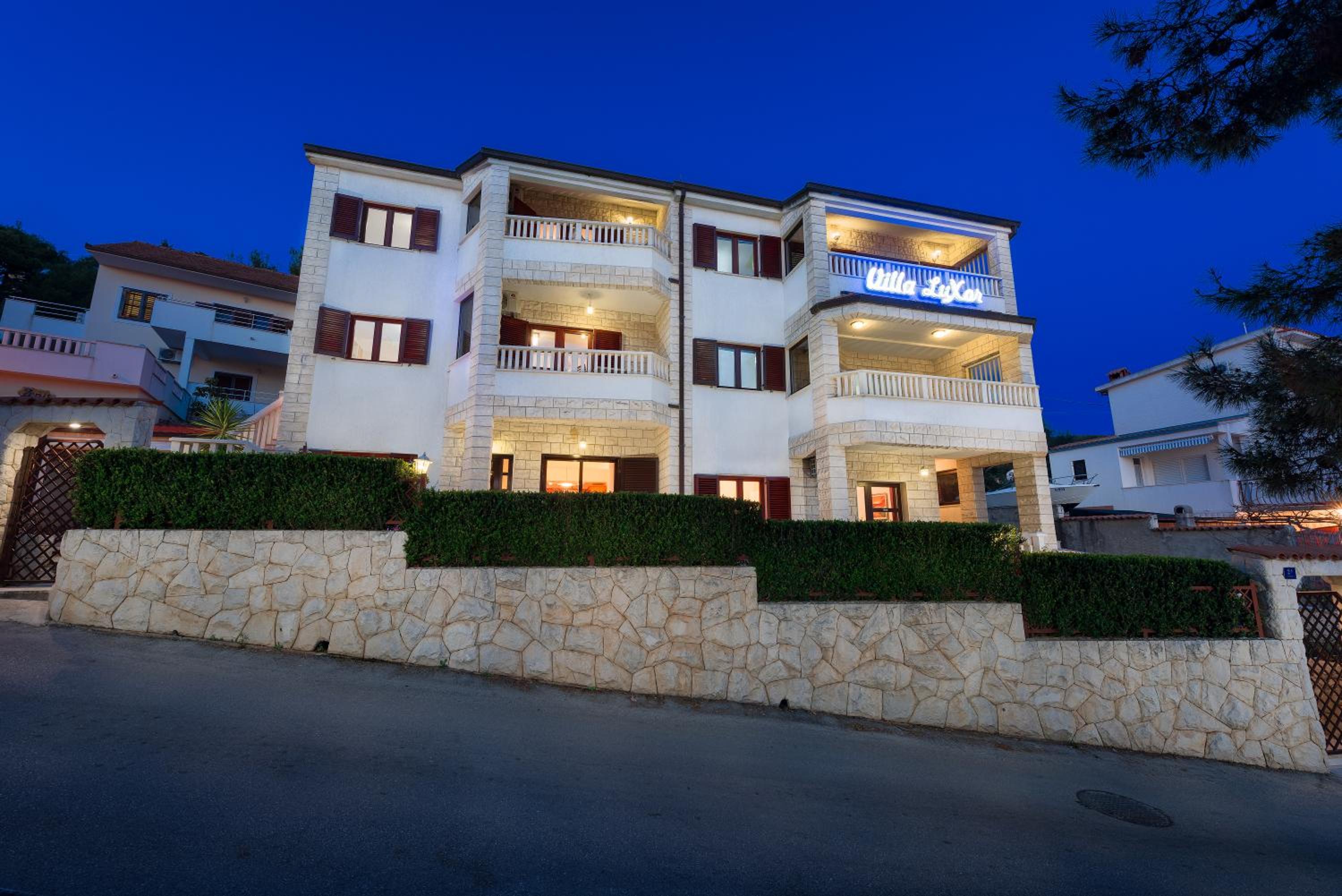 Hotel Apartments Villa Luxor