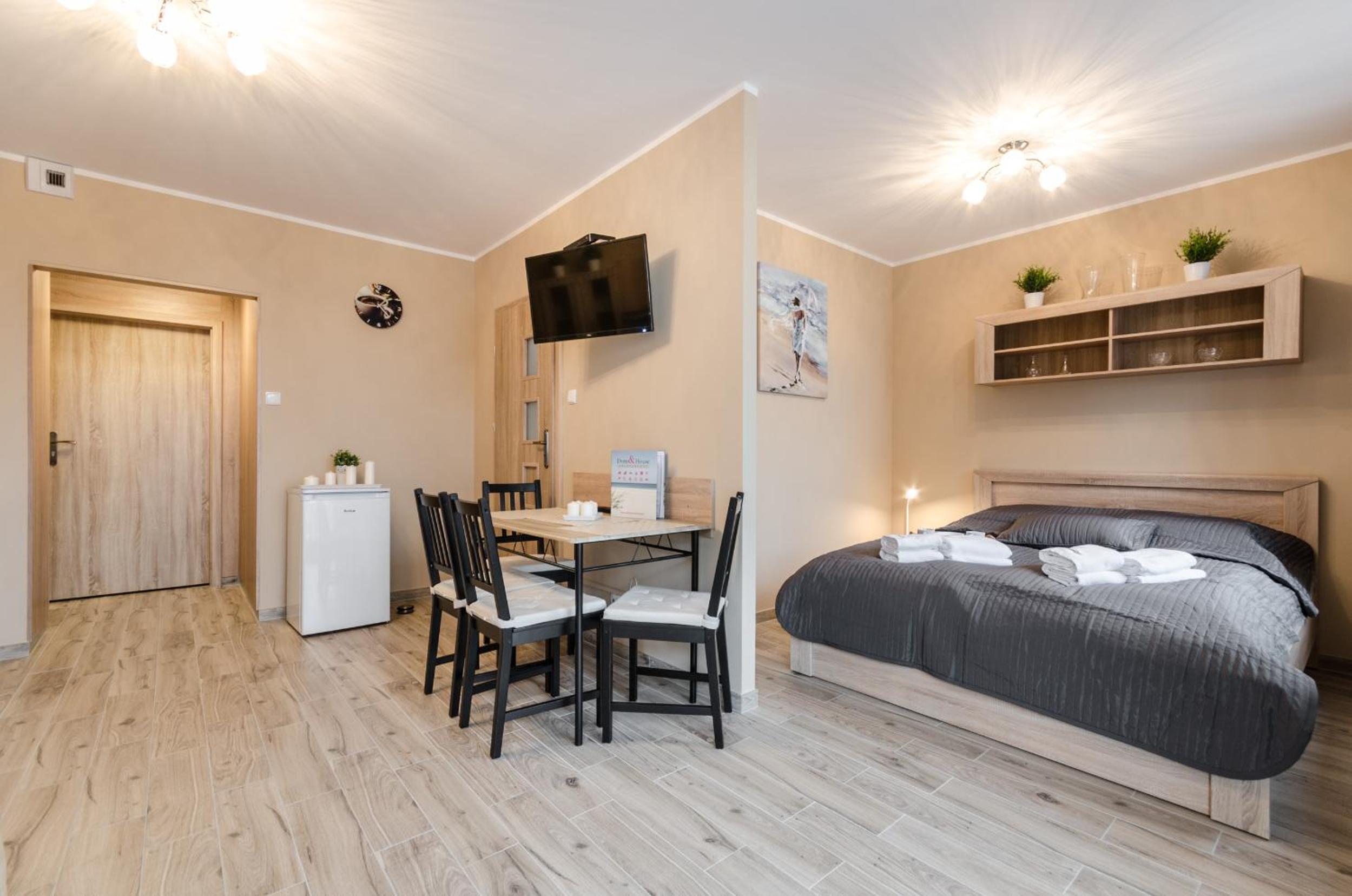 Apartments Chmielna Park by Noclegi Renters