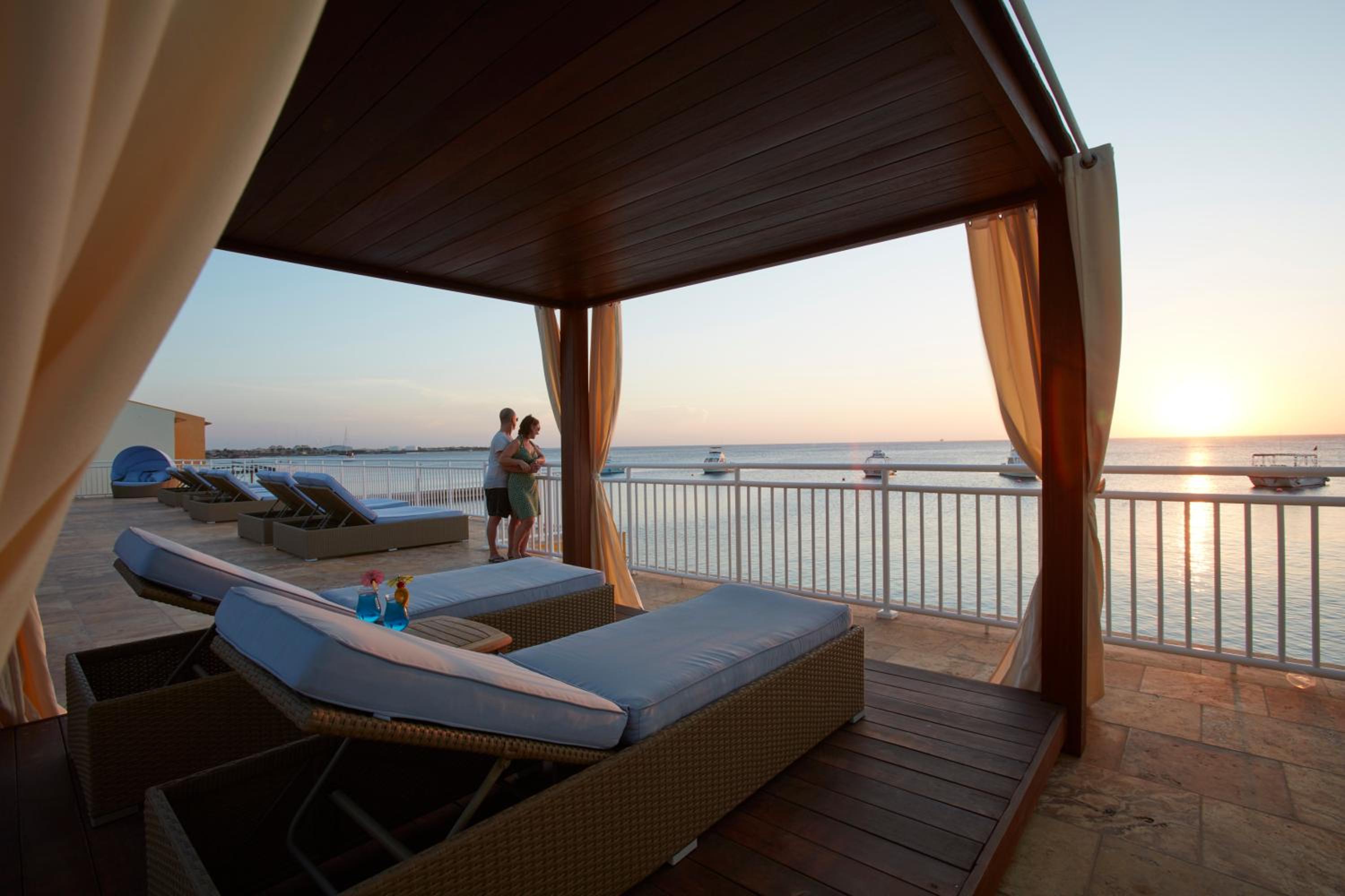Divi Flamingo Beach Resort - Photo 40