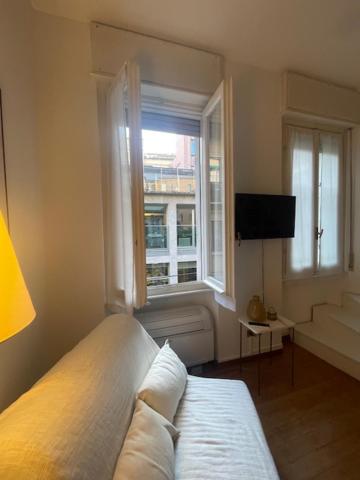 Two-room apartment San Babila Milan