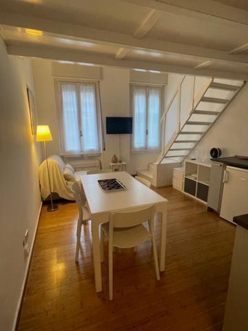 Two-room apartment San Babila Milan
