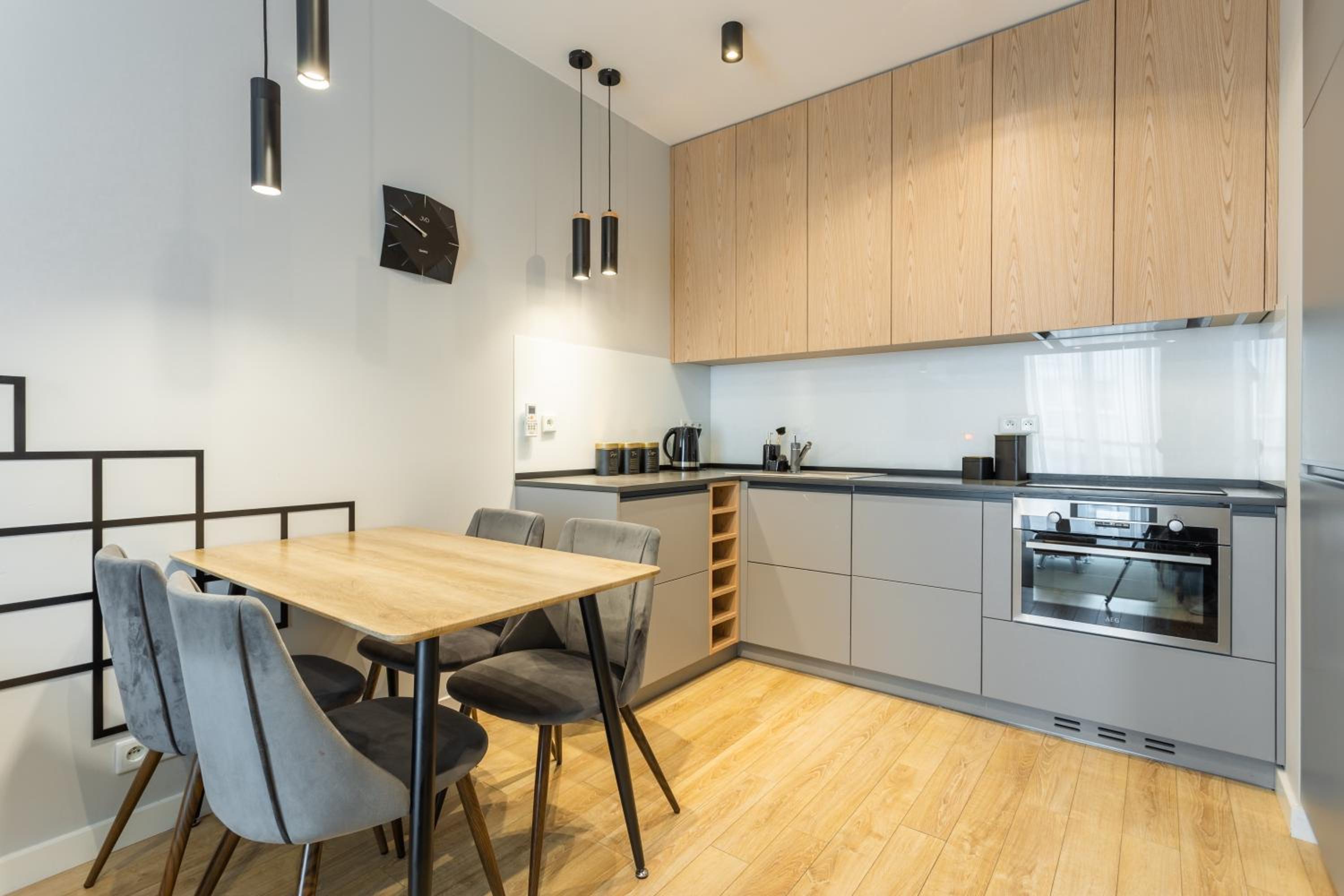 Urban Chic - Two Bedrooms Apartment - City Center - Sienna street