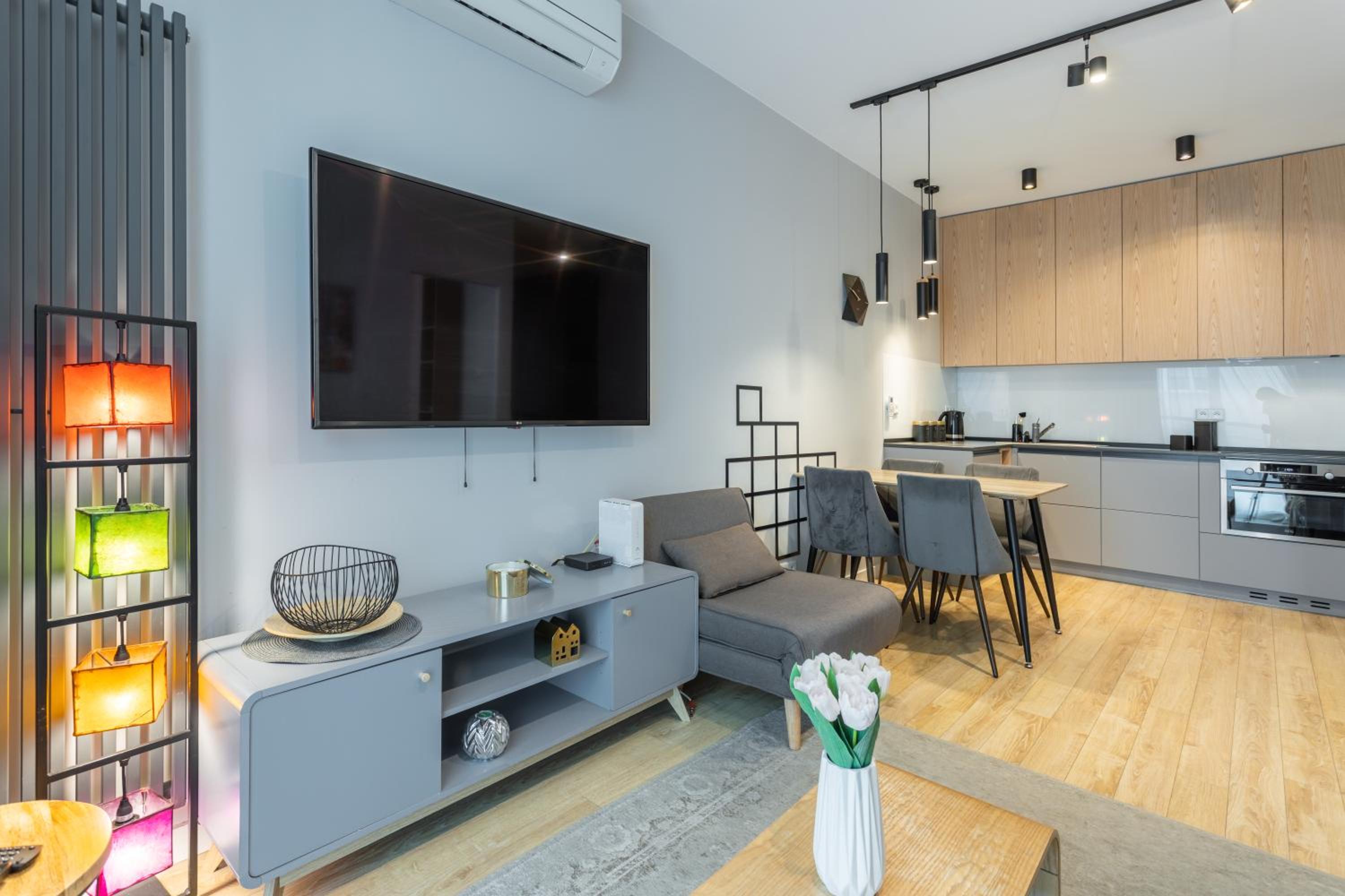 Urban Chic - Two Bedrooms Apartment - City Center - Sienna street