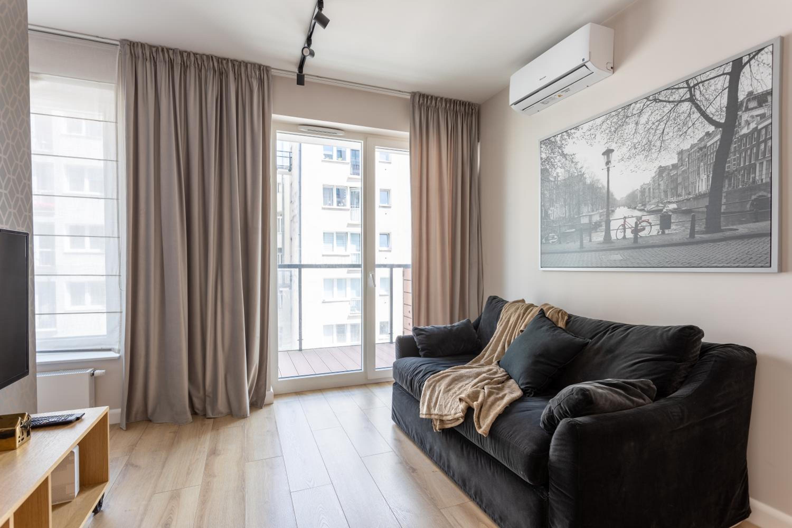 Golden Apartments Warsaw - Luxury Building, Rooftop Terrace, Sienna