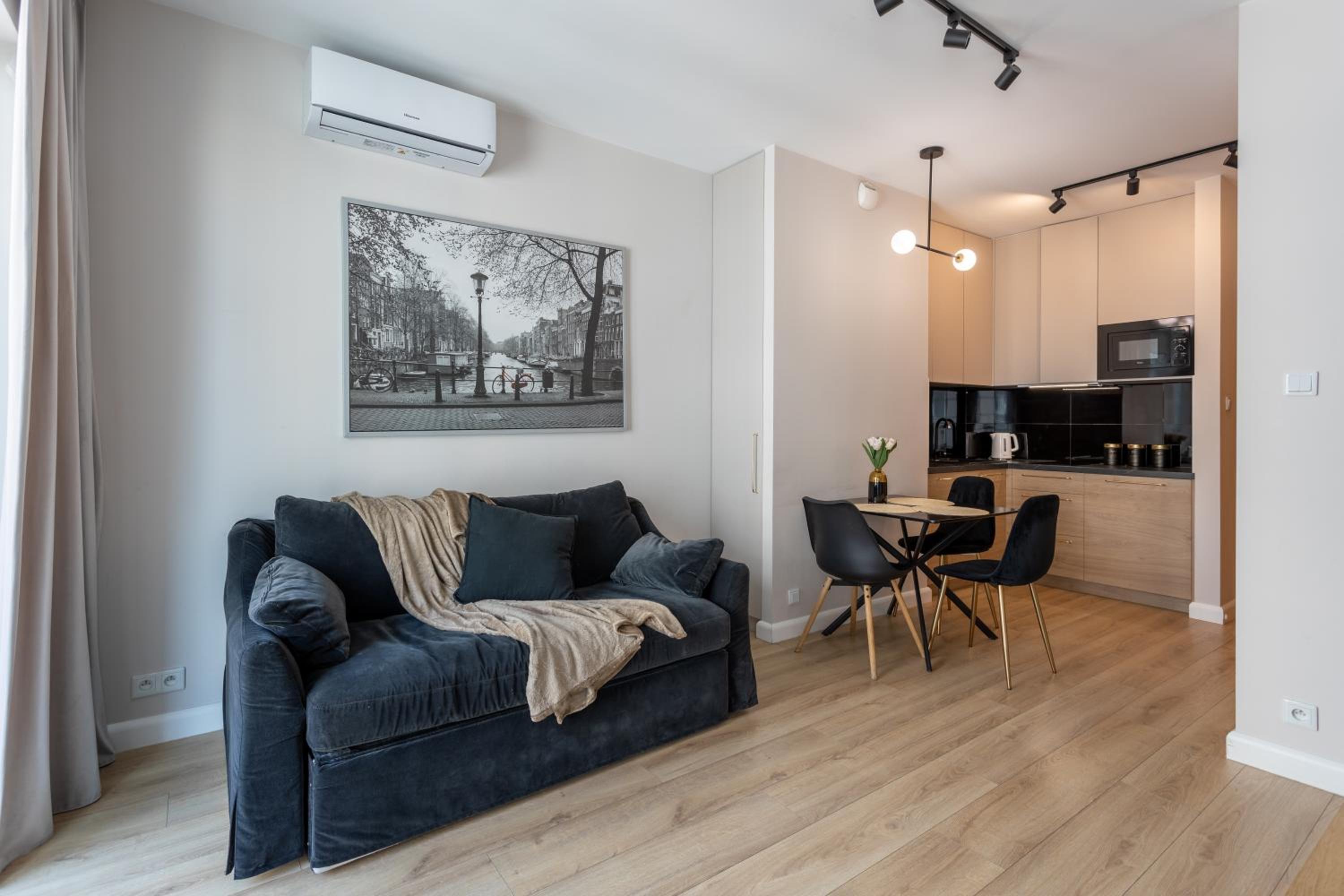 Golden Apartments Warsaw - Luxury Building, Rooftop Terrace, Sienna