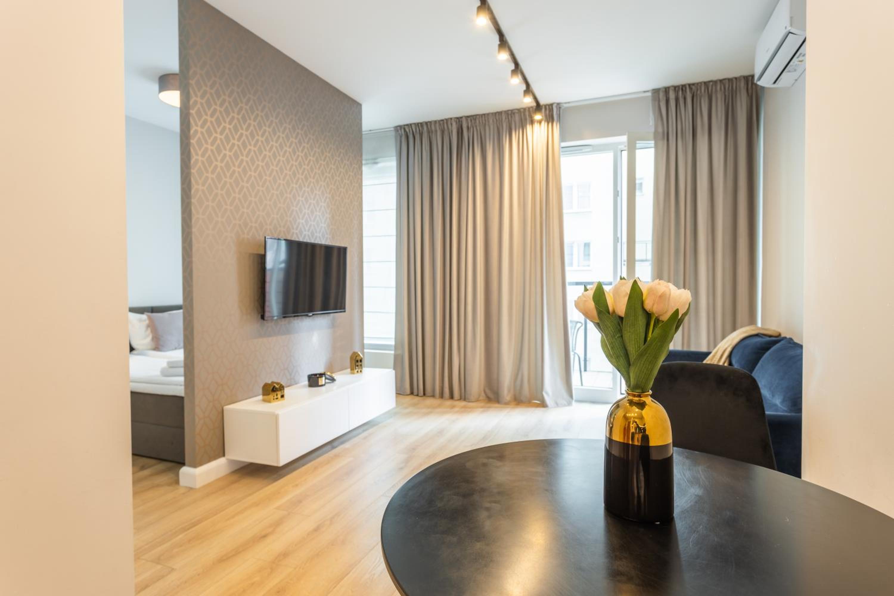 Urban Chic - Cozy Studio Apartment - City Center - Sienna street
