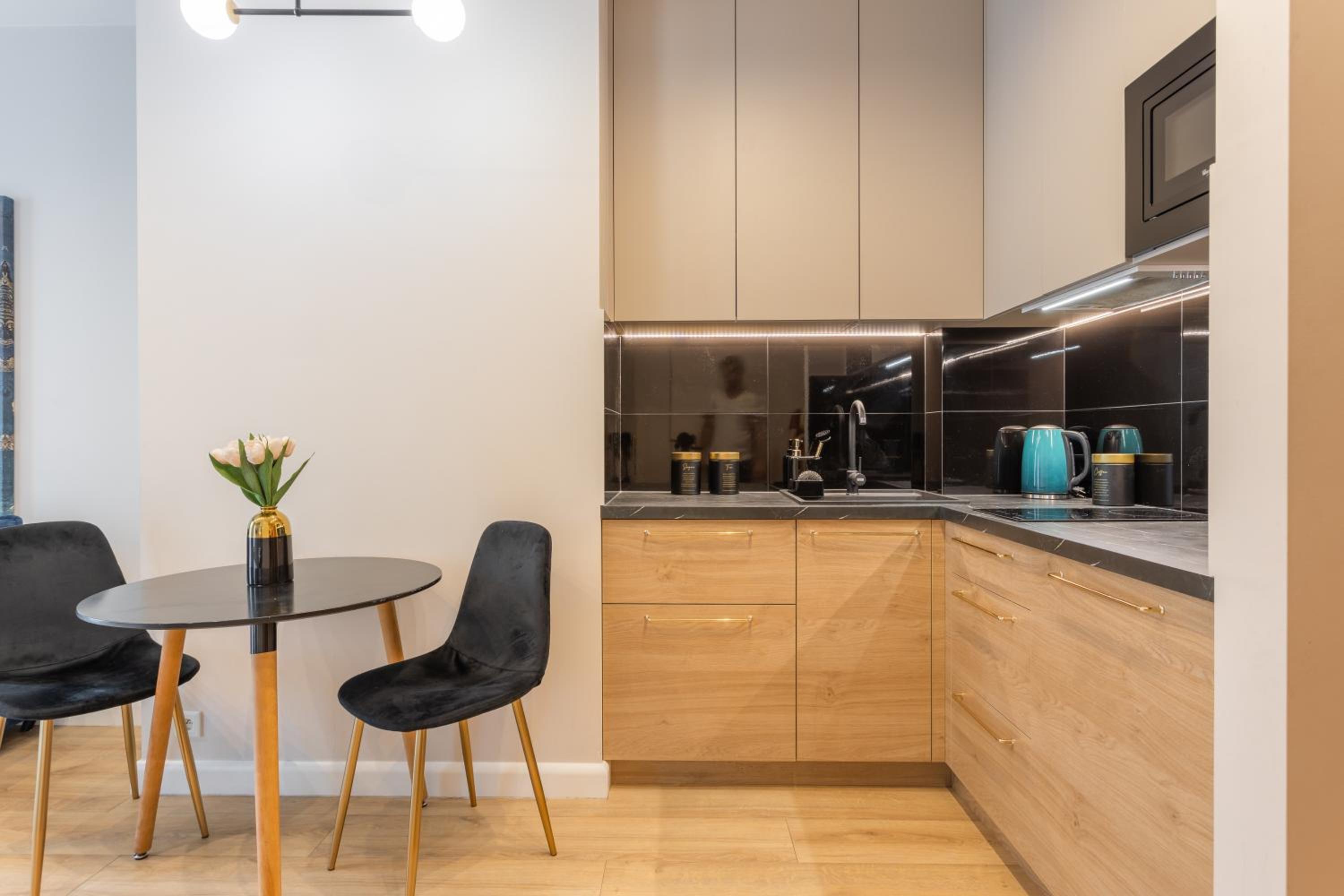 Urban Chic - Cozy Studio Apartment - City Center - Sienna street