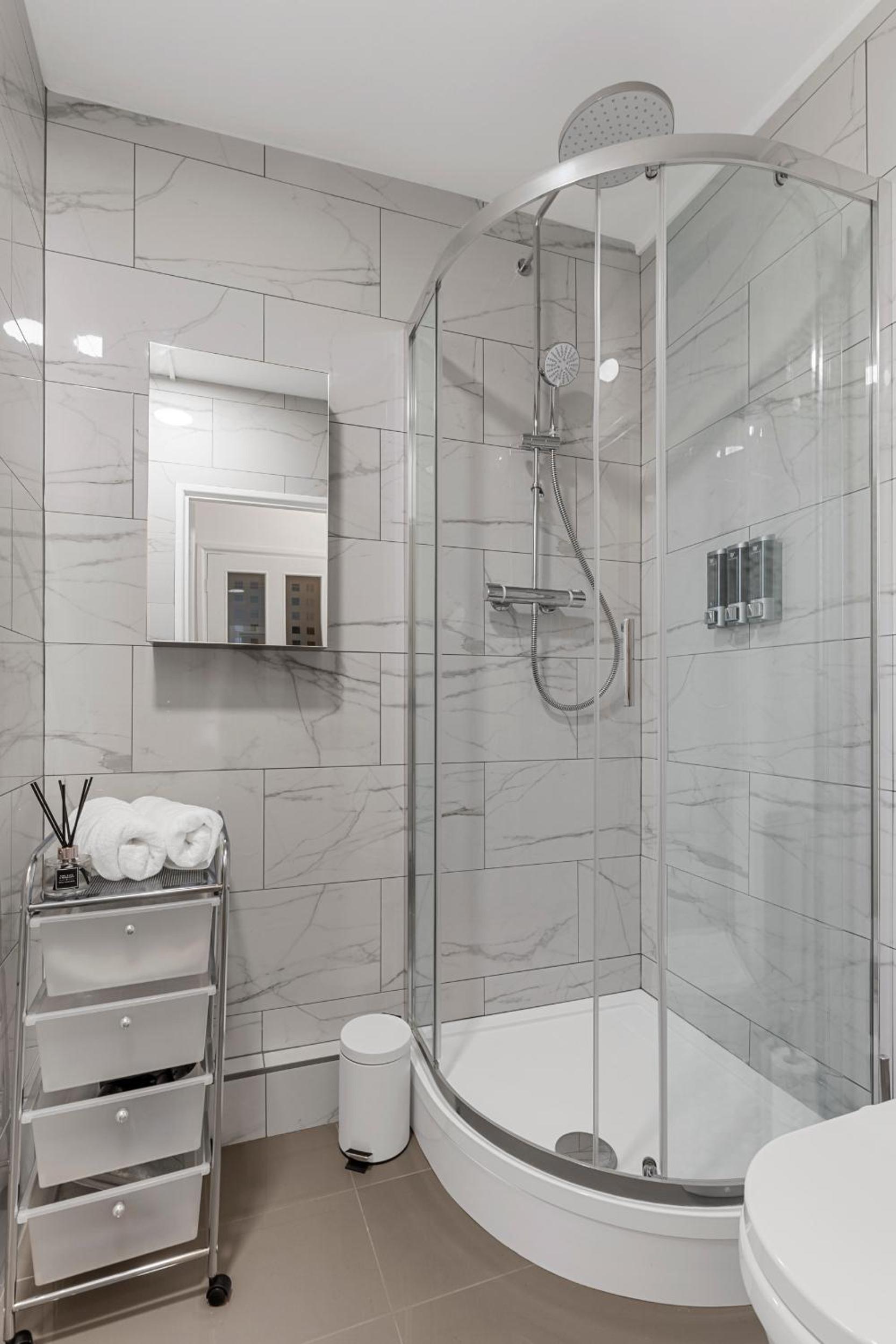Jasmine Suite by Yielding Bricks