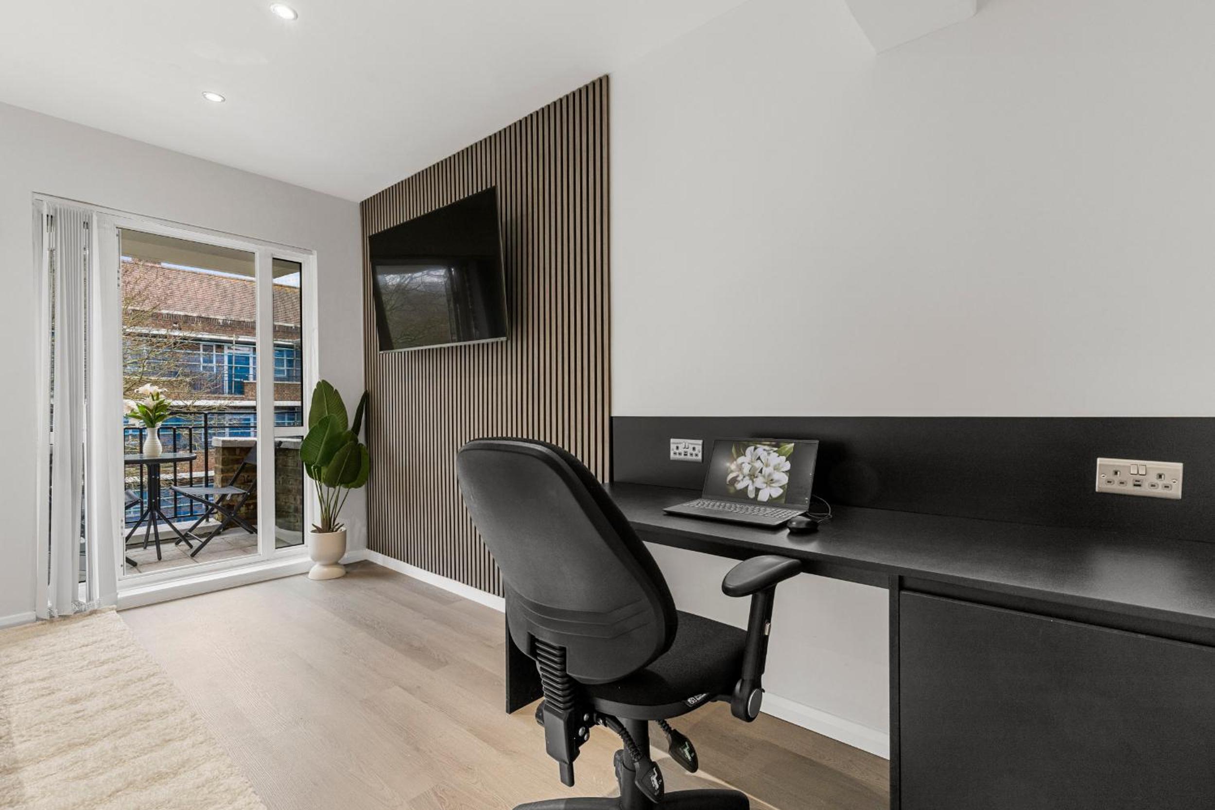 Jasmine Suite by Yielding Bricks