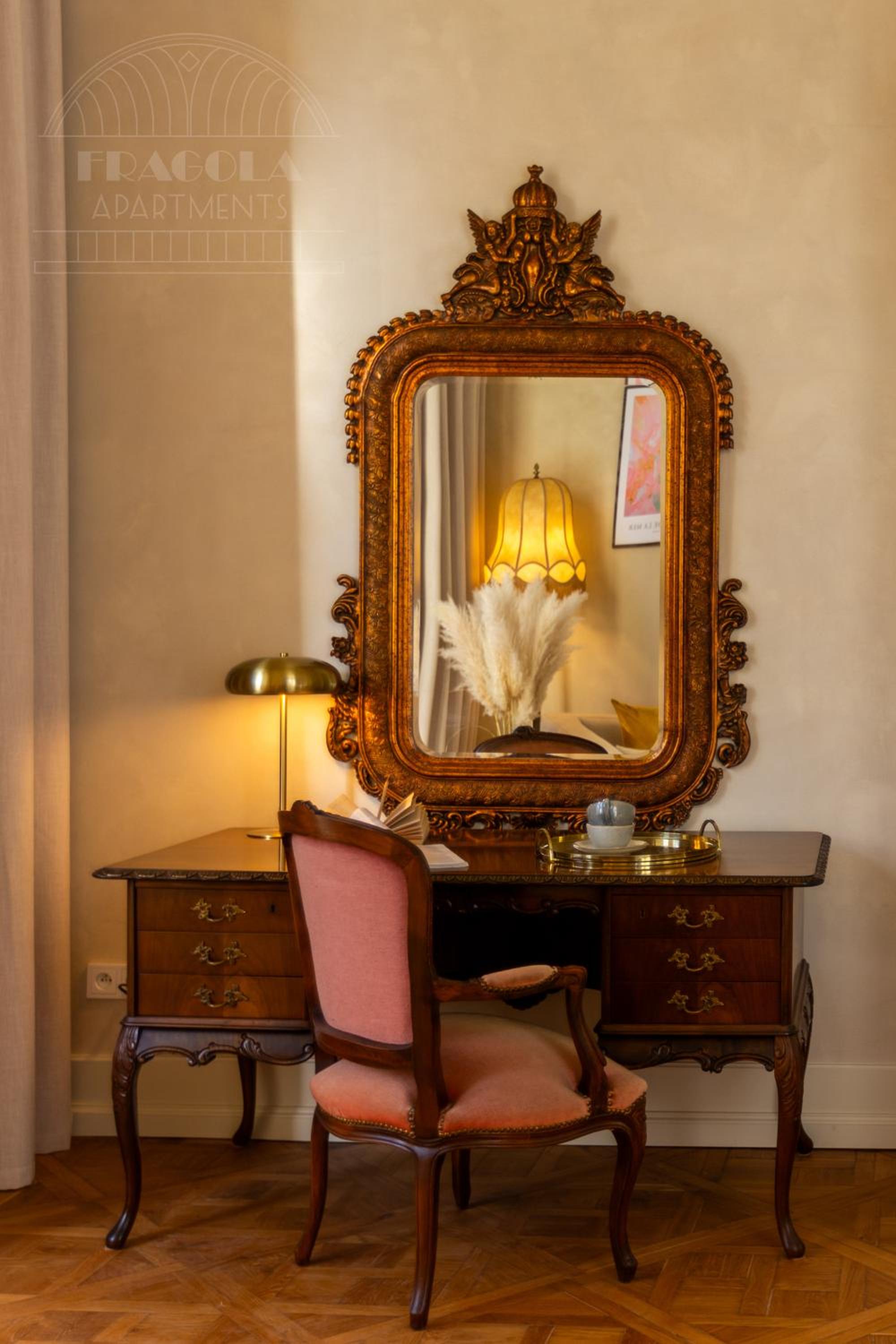 Fragola Apartments Le Jardin - classy, spacious Old Town apartments