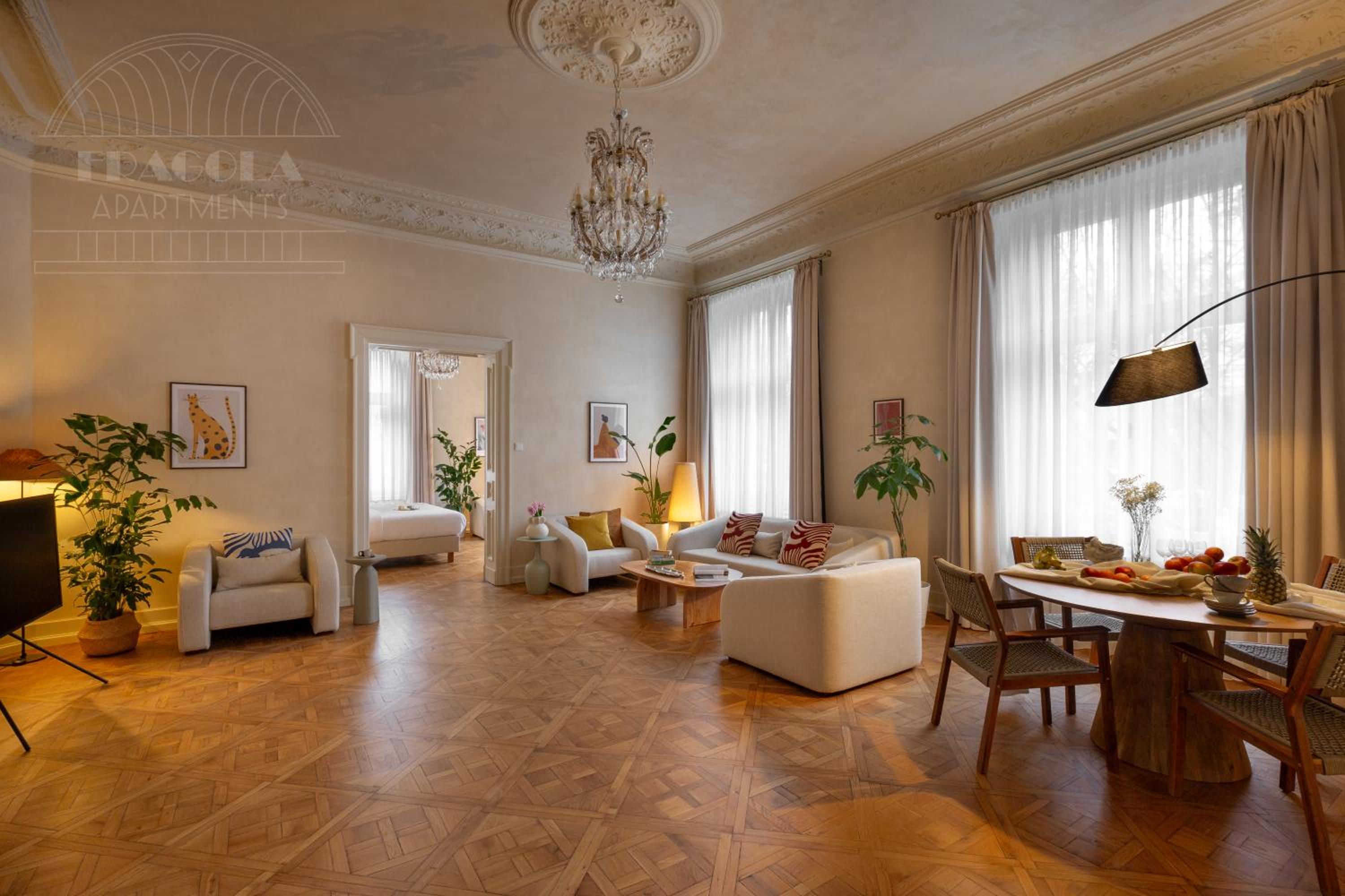 Fragola Apartments Le Jardin - classy, spacious Old Town apartments