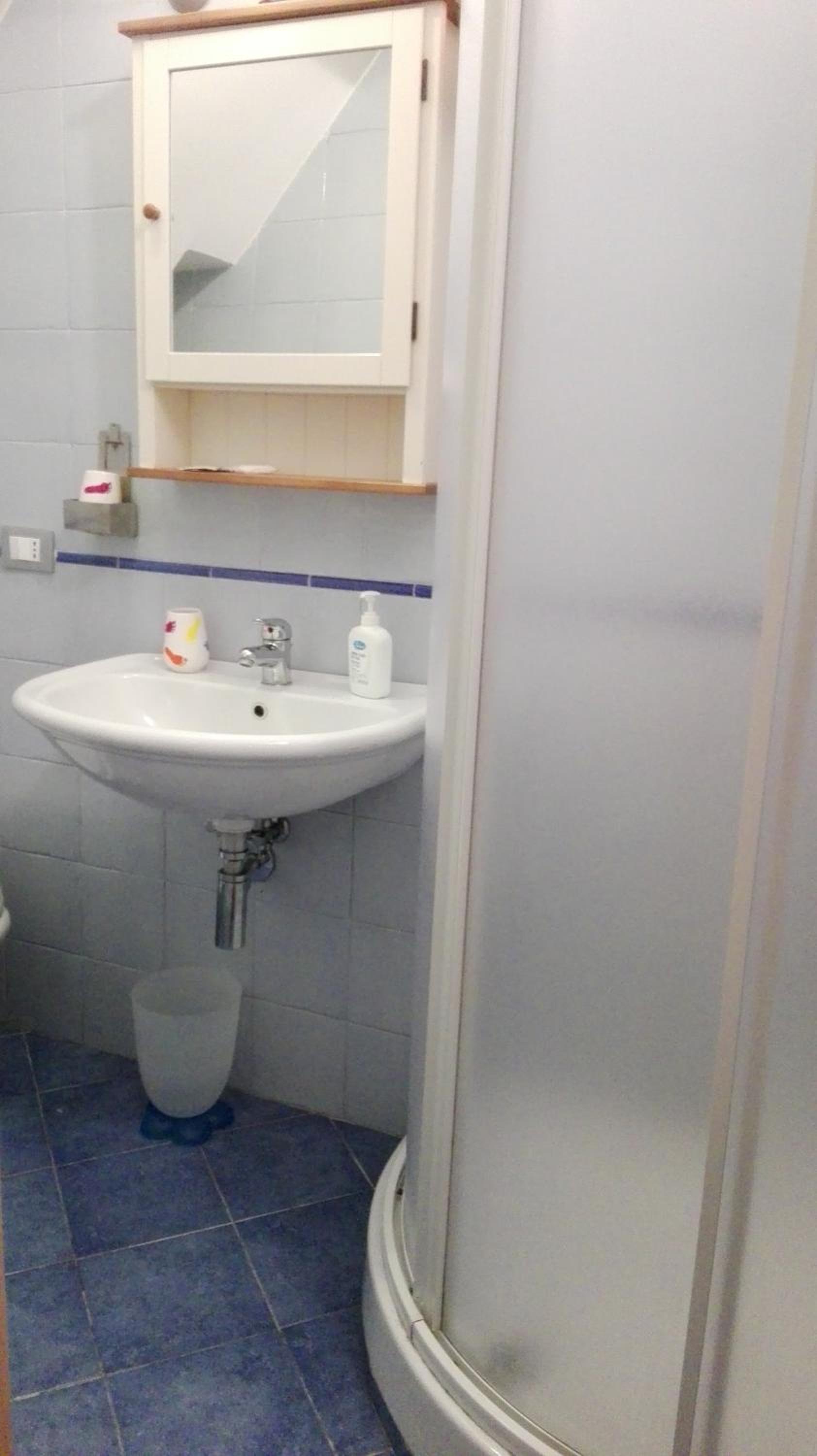 Sunset House en Riomaggiore — bathroom