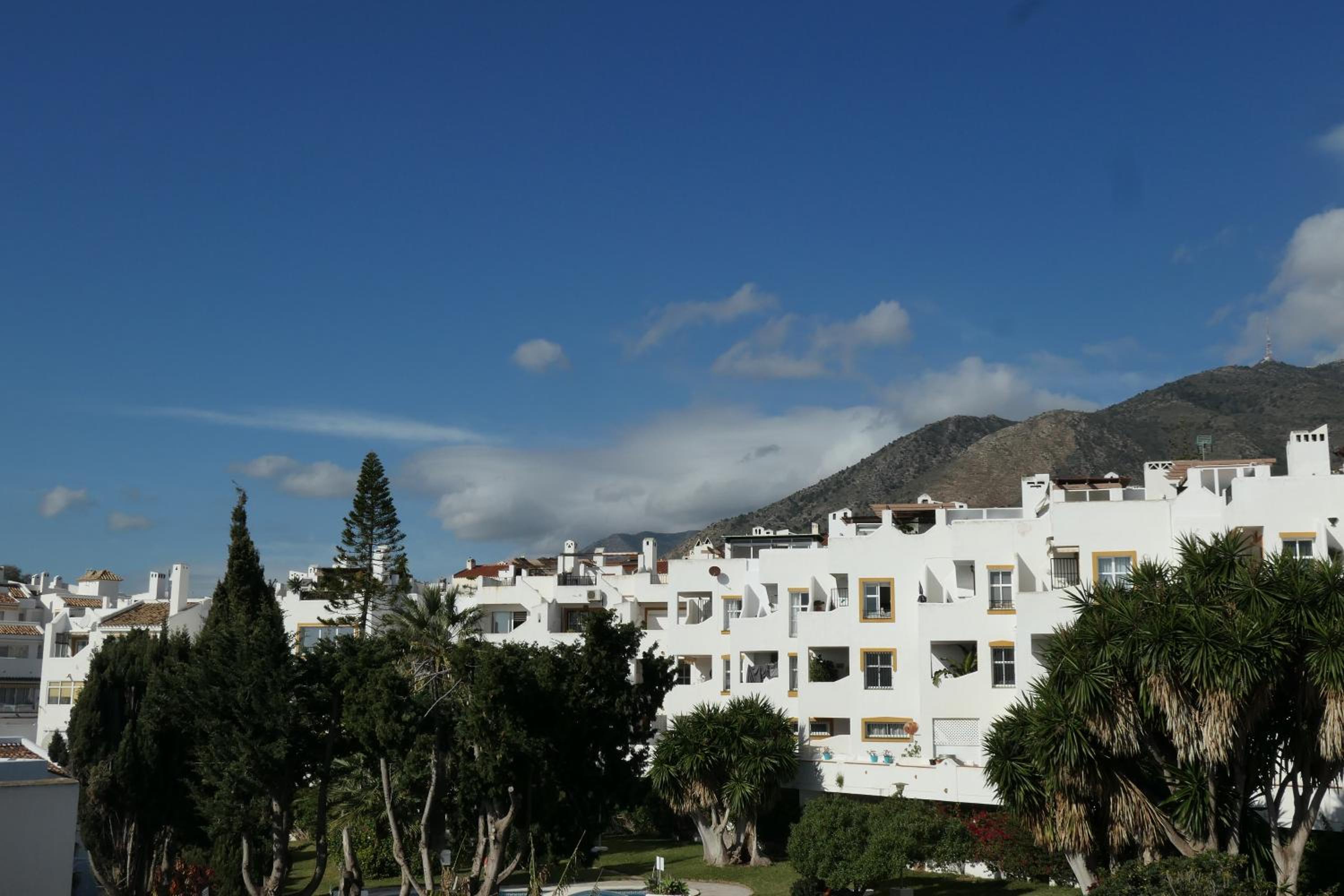 Pass the Keys Sunny Ocean Front Apartment