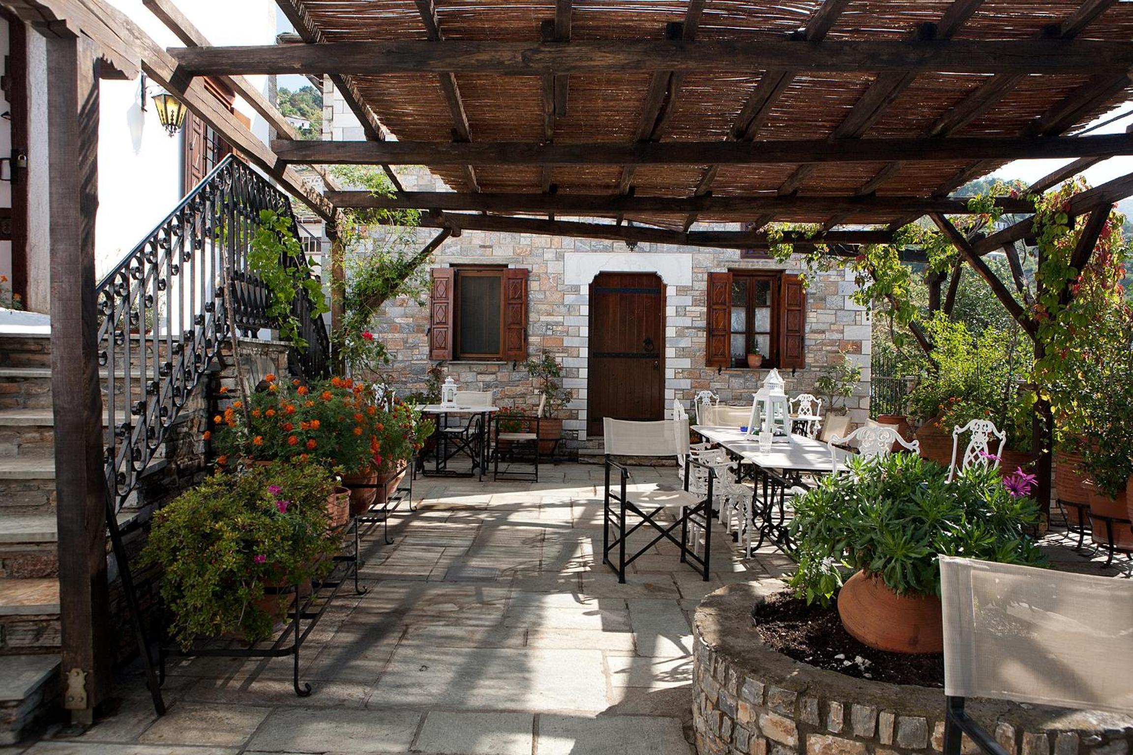 Archontiko Repana - Makrinitsa Stone Retreat