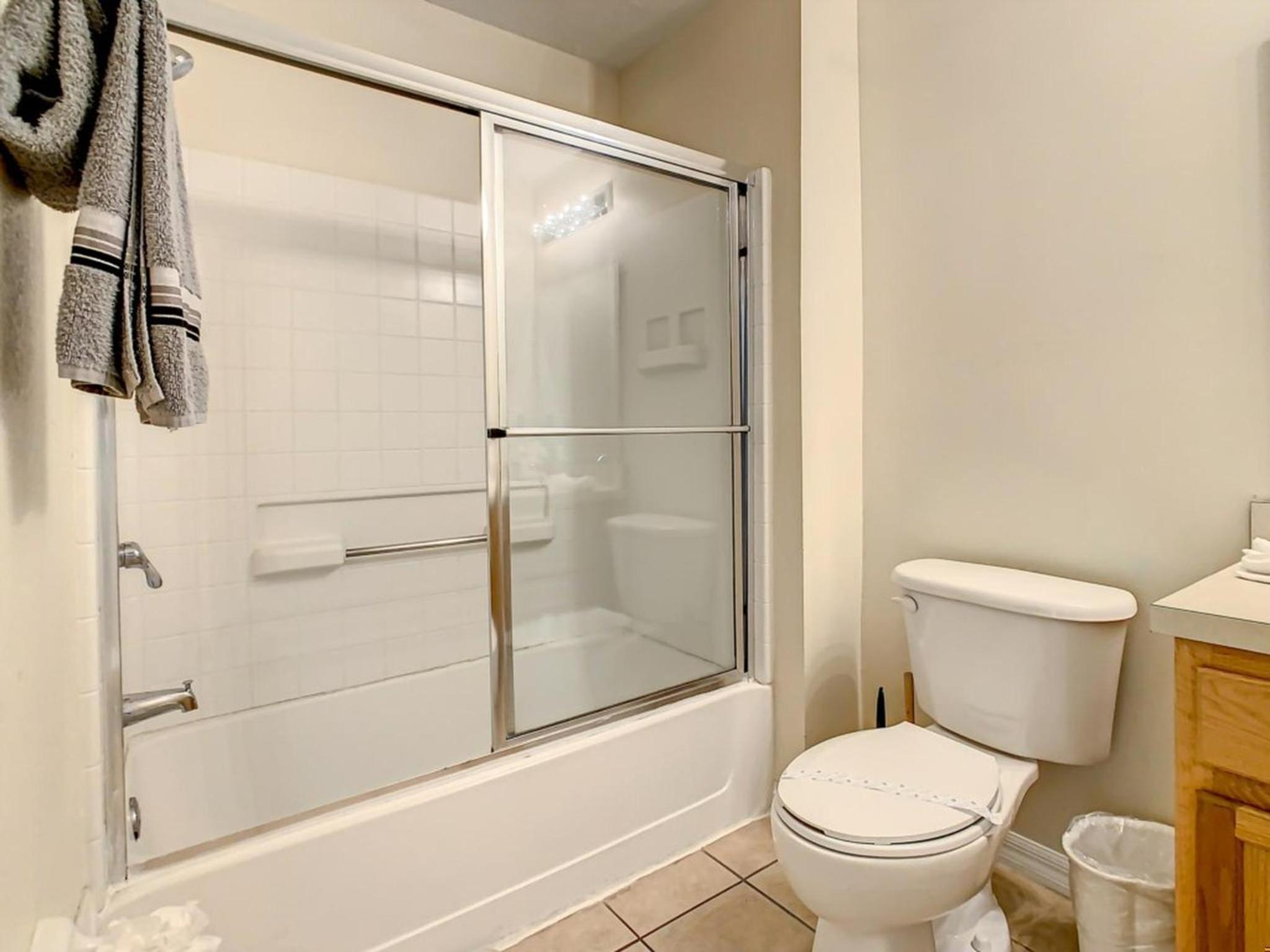 Spacious Emerald Escape - 12 Mins to Disney