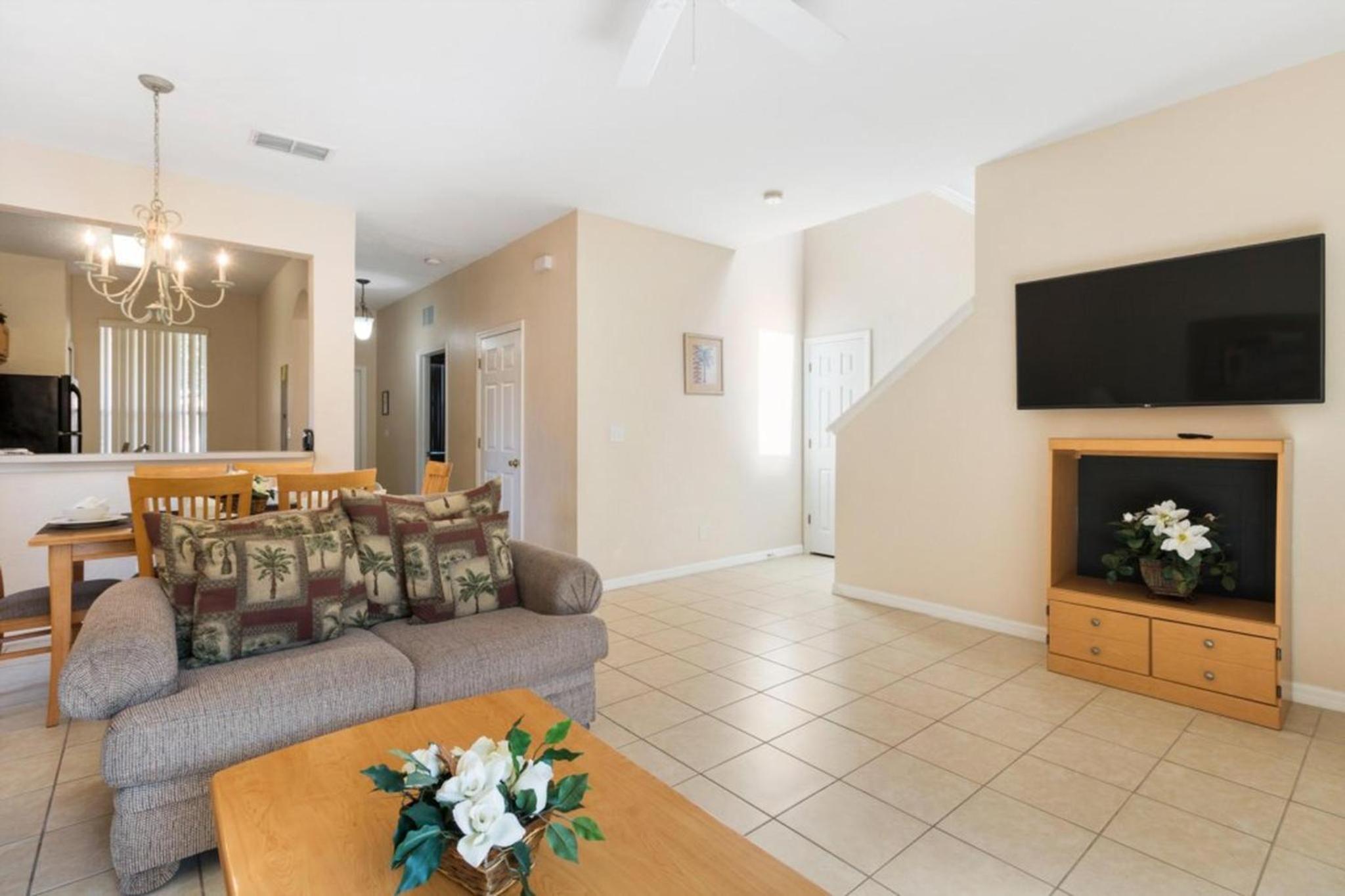 Spacious Regal Oaks Retreat - Steps to the Pool