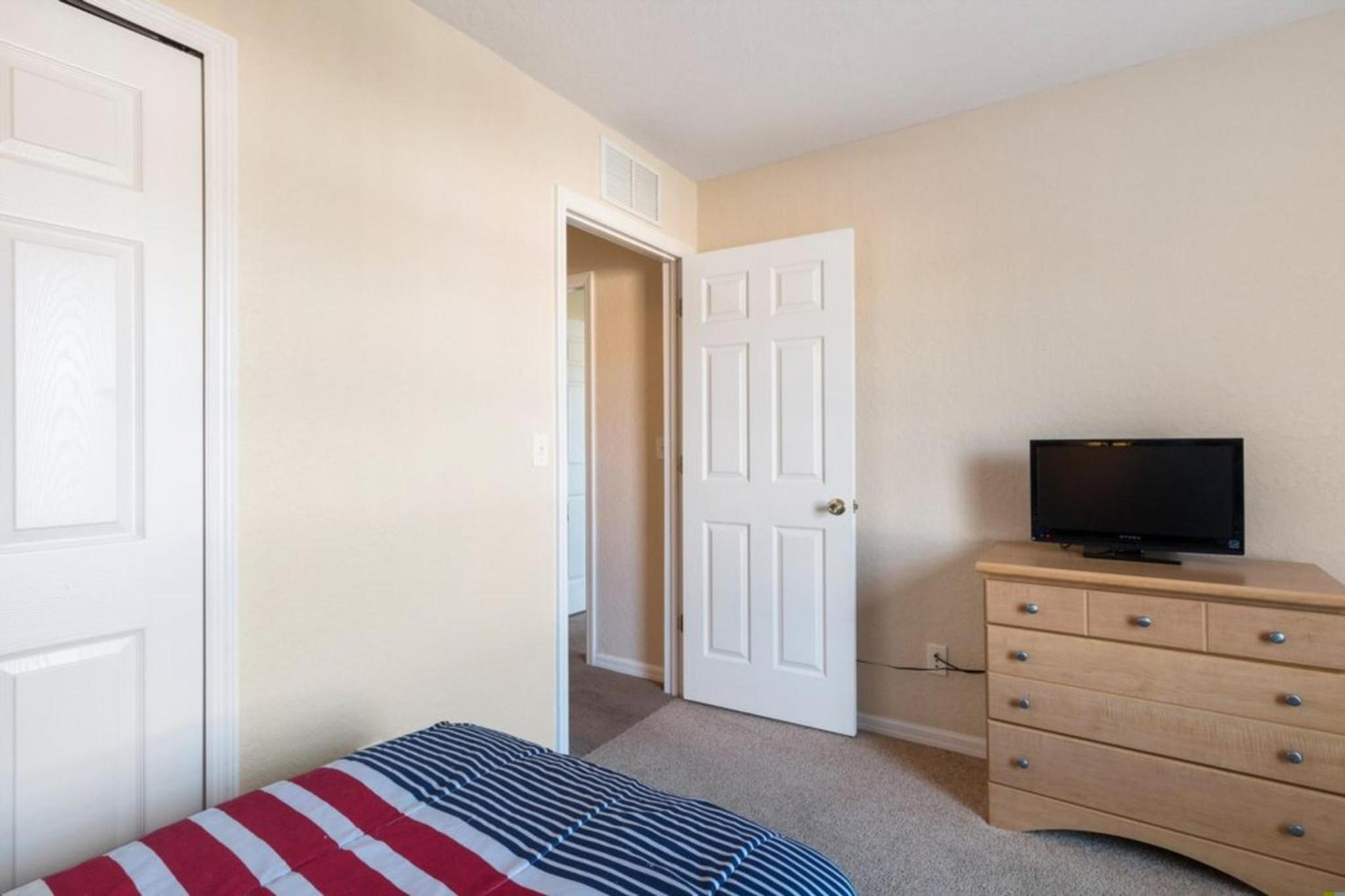 Spacious Regal Oaks Retreat - Steps to the Pool