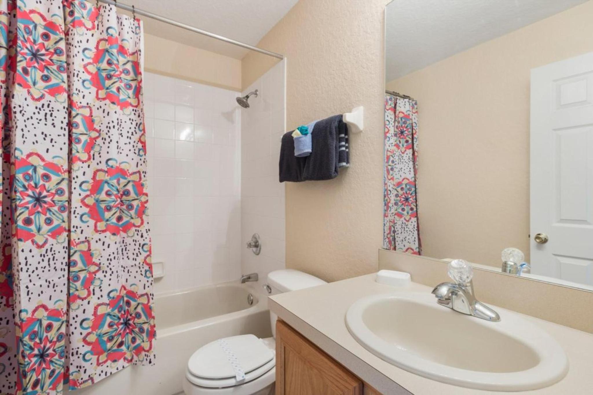 Spacious Regal Oaks Retreat - Steps to the Pool