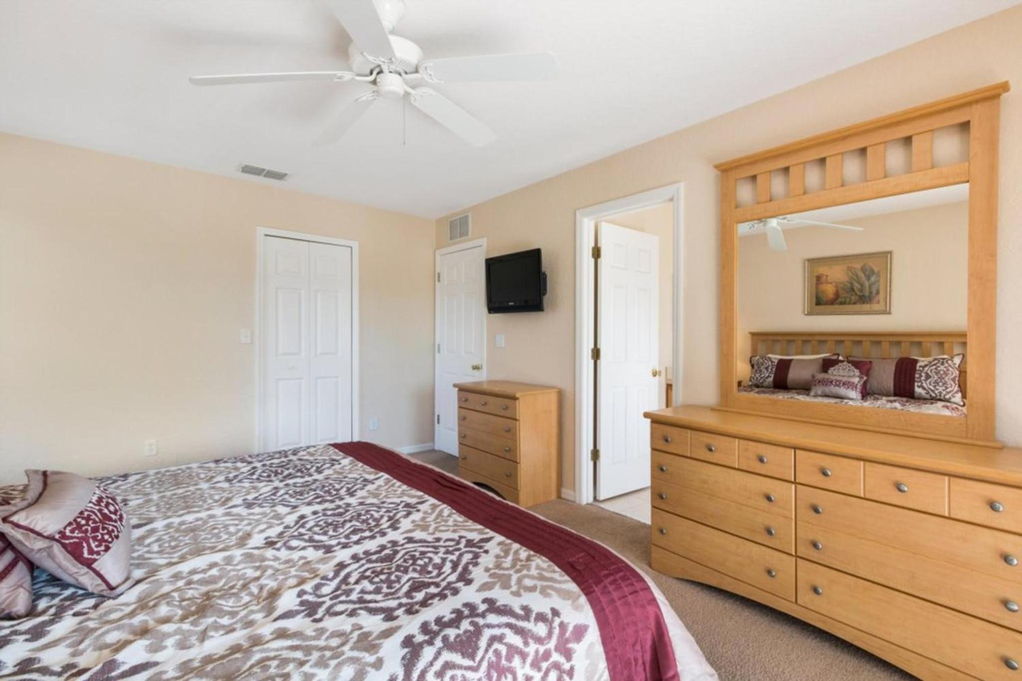 Spacious Regal Oaks Retreat - Steps to the Pool