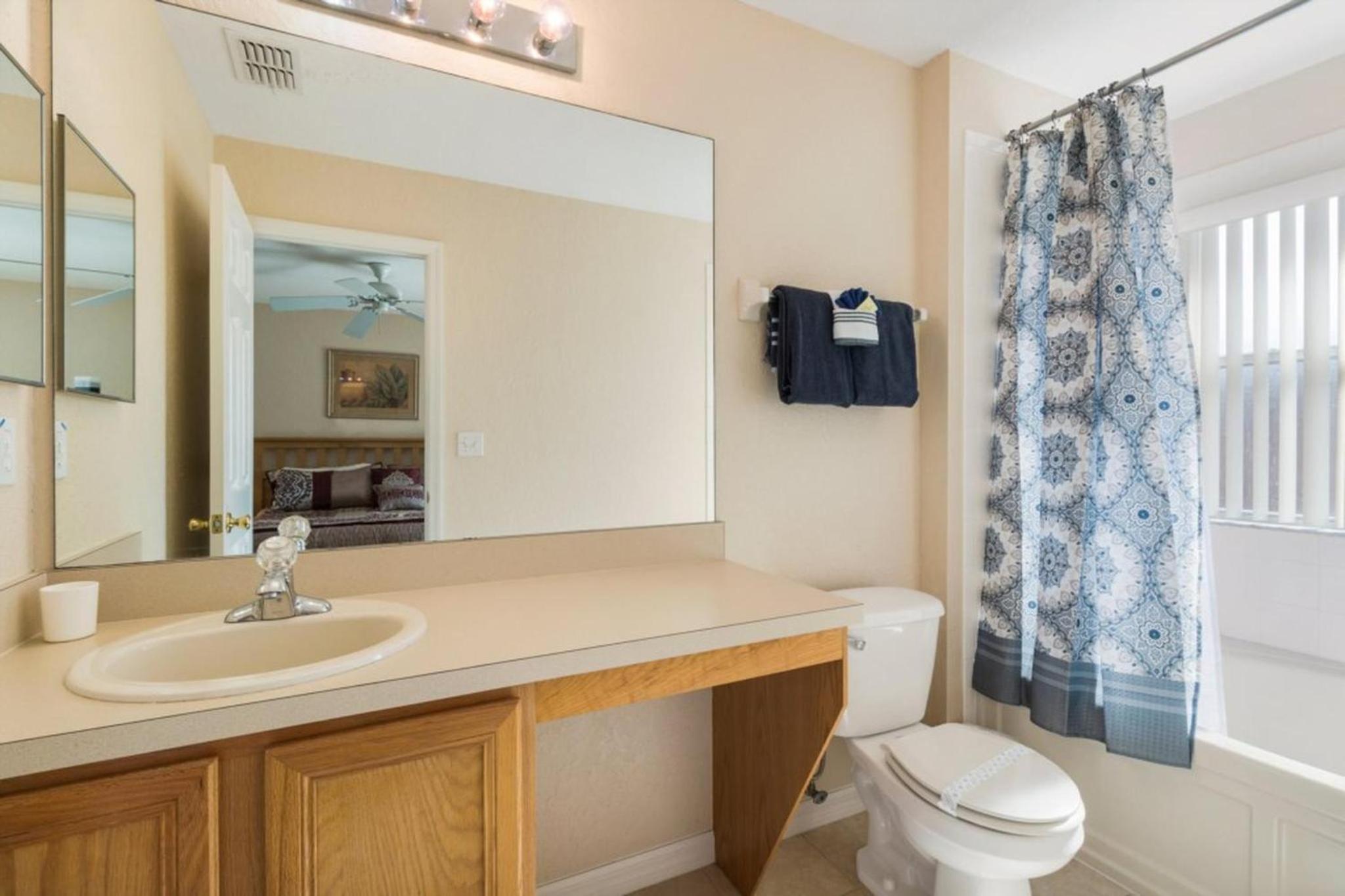 Spacious Regal Oaks Retreat - Steps to the Pool
