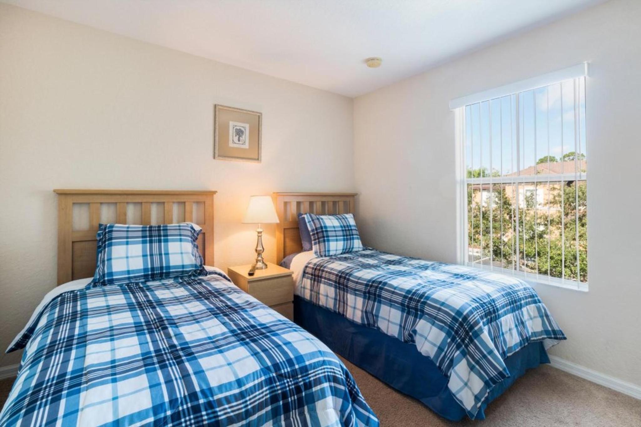 Spacious Regal Oaks Retreat - Steps to the Pool