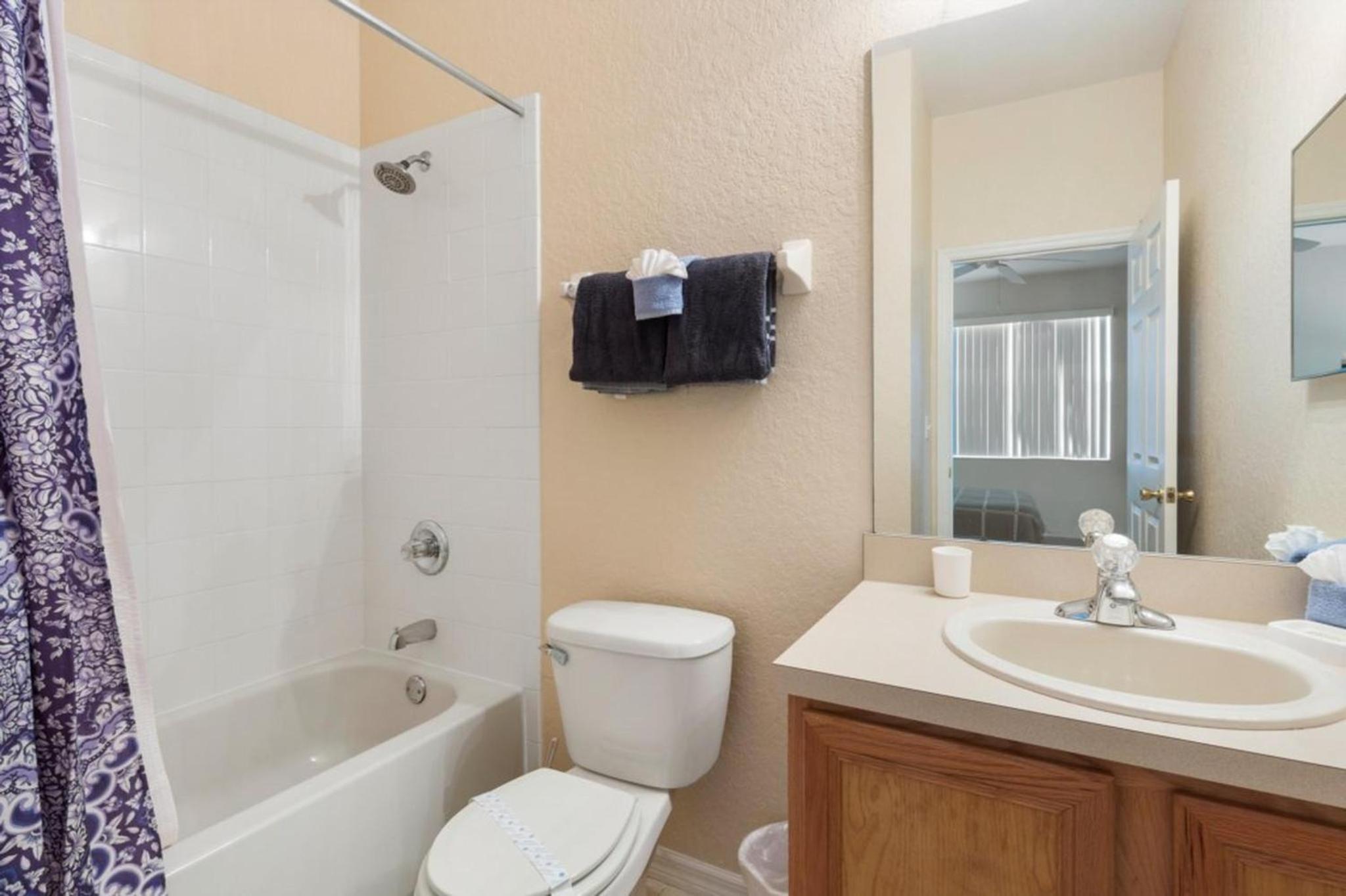 Spacious Regal Oaks Retreat - Steps to the Pool