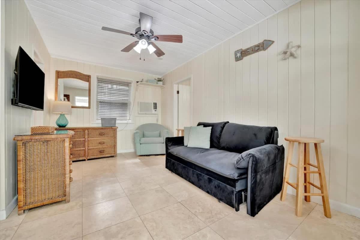 Stones Throw Beachside Bungalow #2 AT THE BEACH