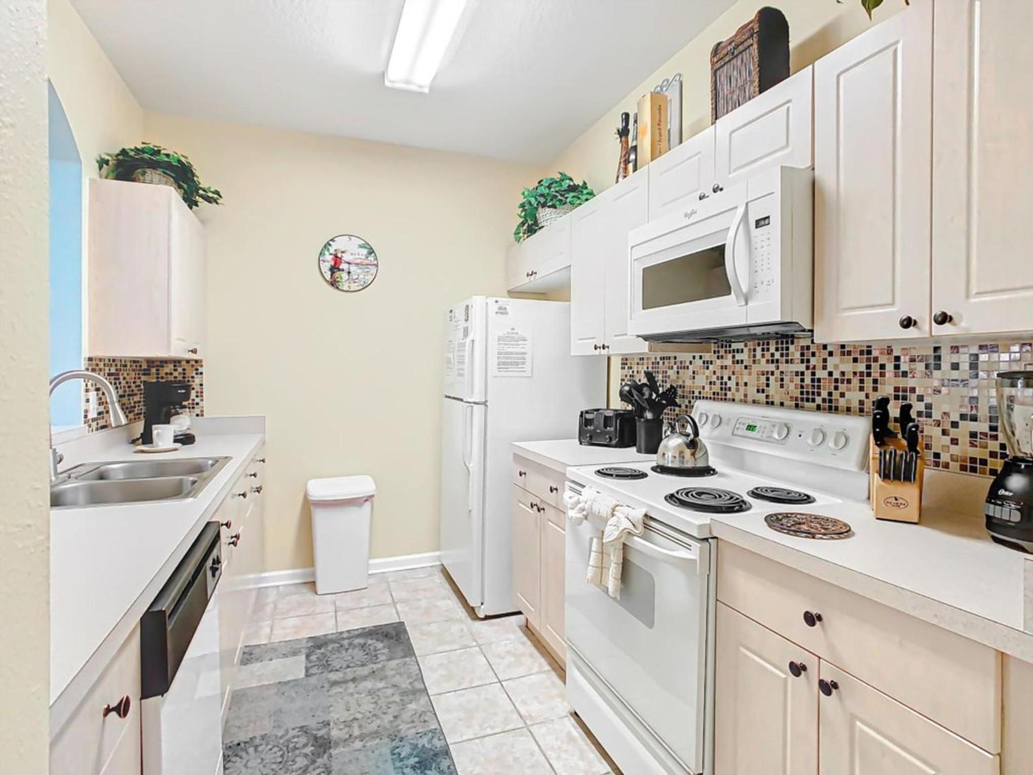 Spacious Windsor Palms Retreat - 11 Min to Disney