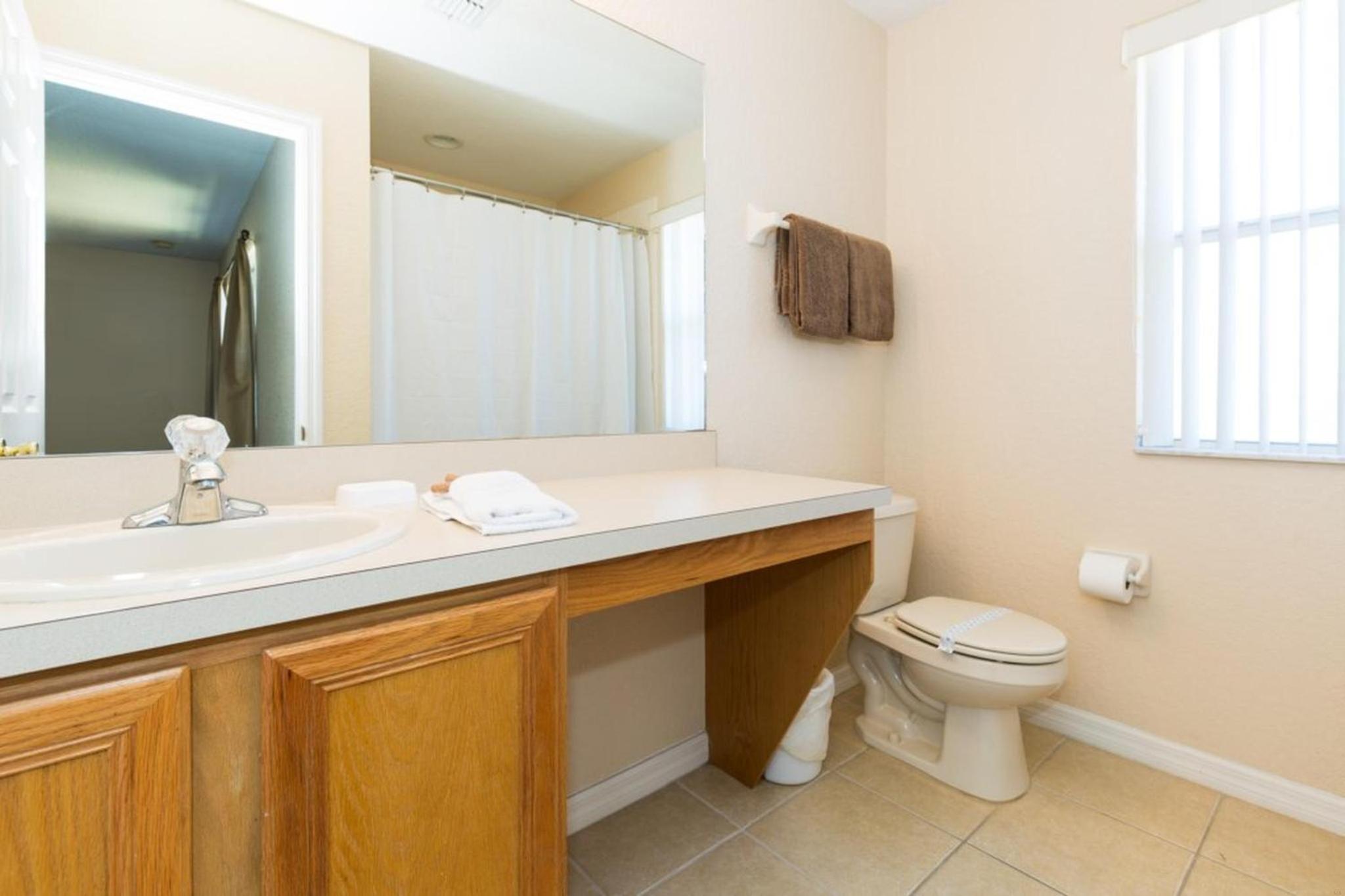 Stunning Regal Oaks 4BR w/ Pool, Spa & Near Disney