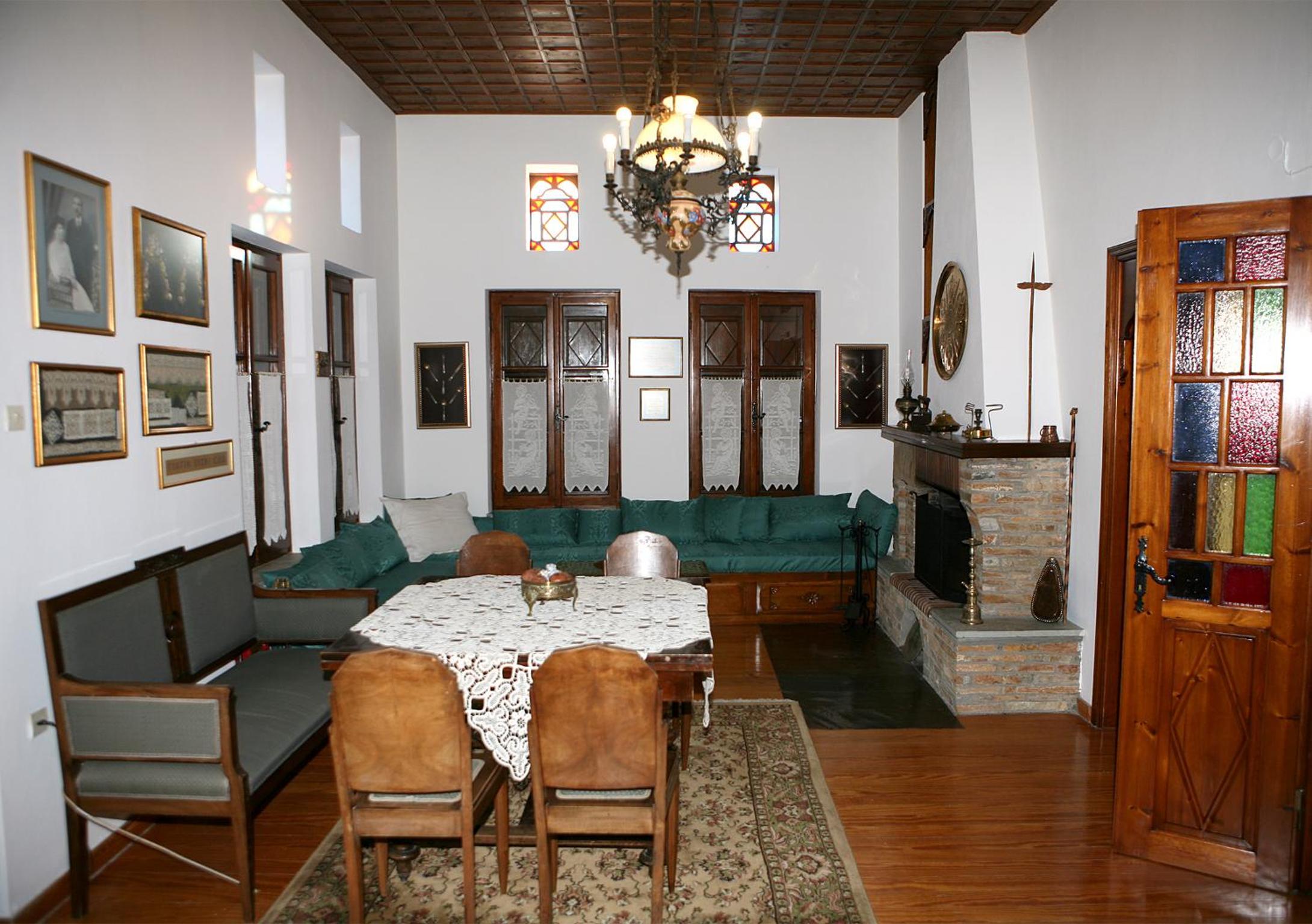 Archontiko Repana - Makrinitsa Stone Retreat